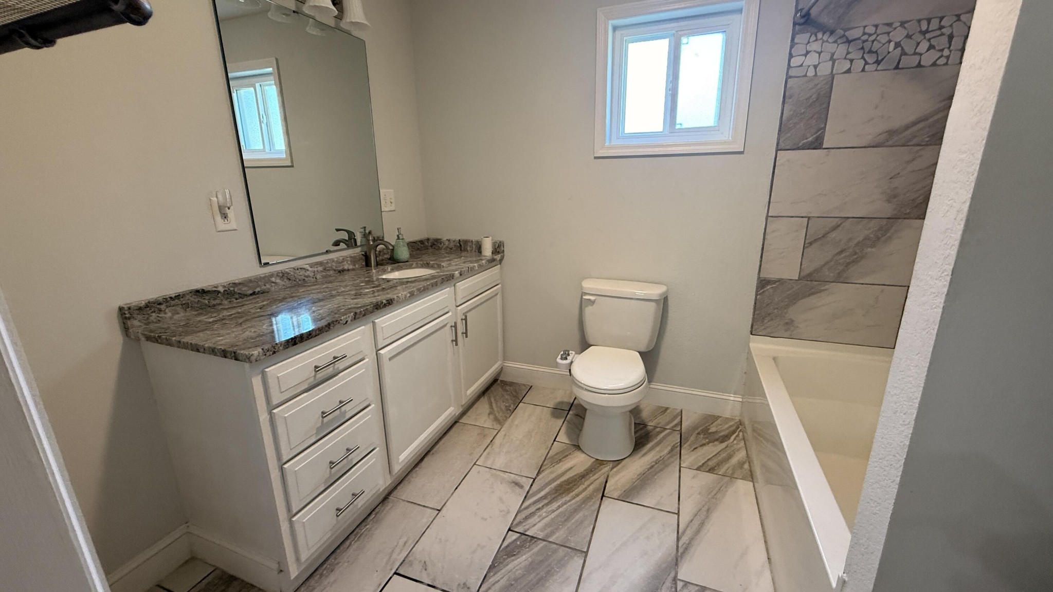 513 Oak Street Property Photo 22