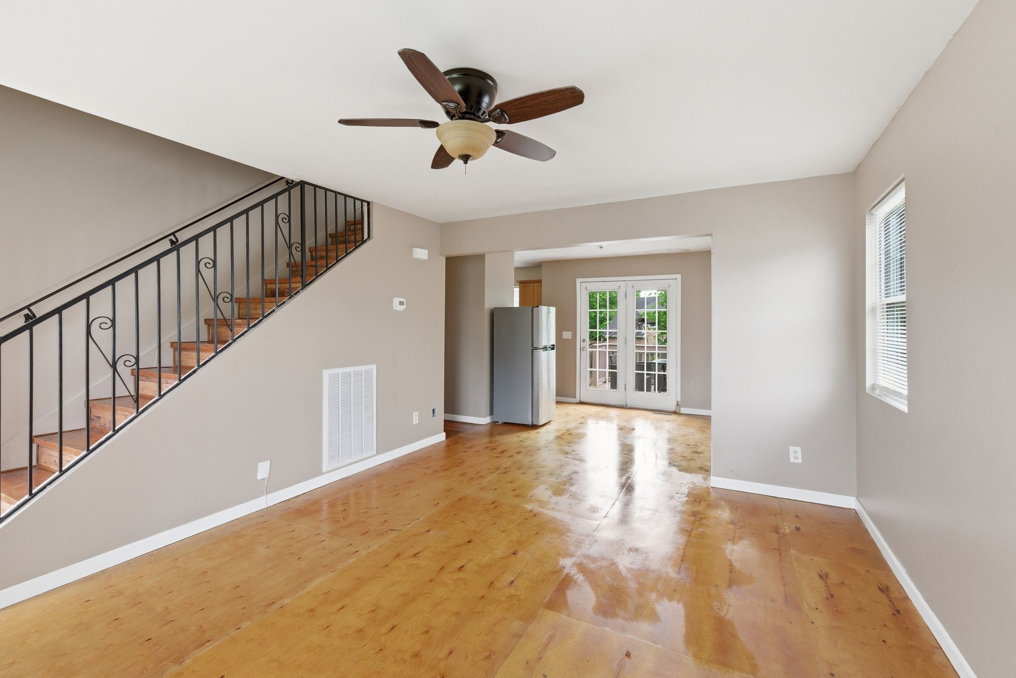 3329 Moorewood Dr Property Photo 2