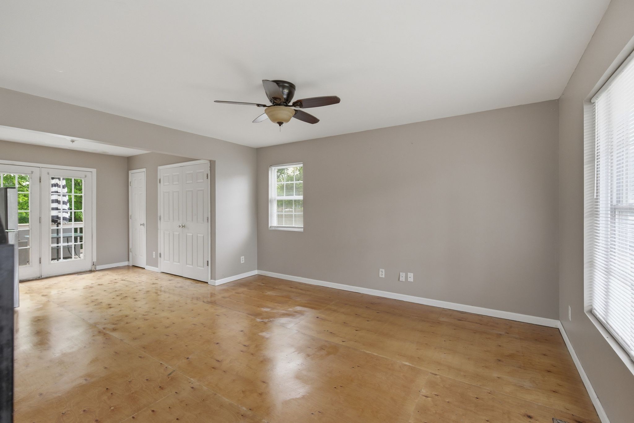 3329 Moorewood Dr Property Photo 3