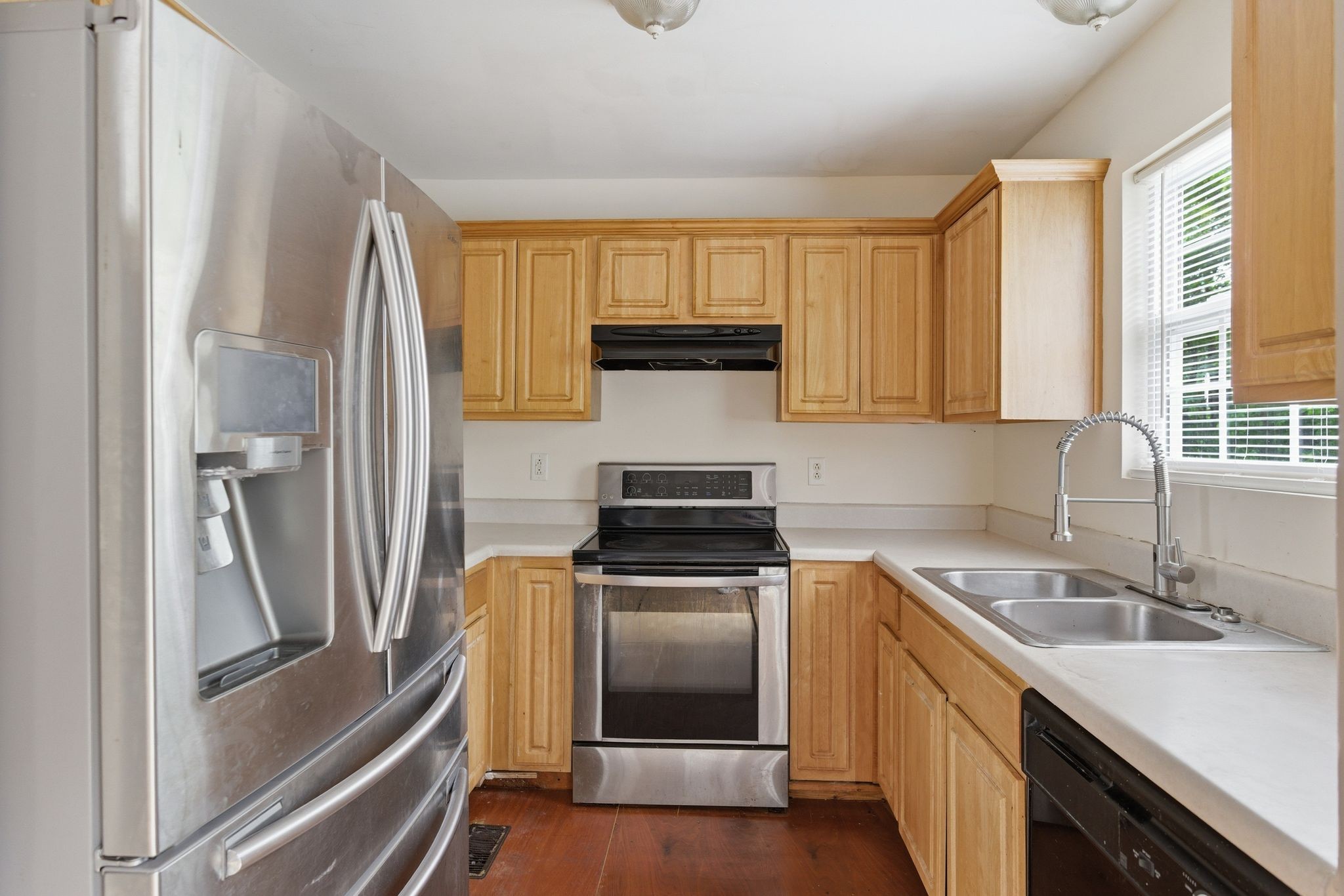 3329 Moorewood Dr Property Photo 5