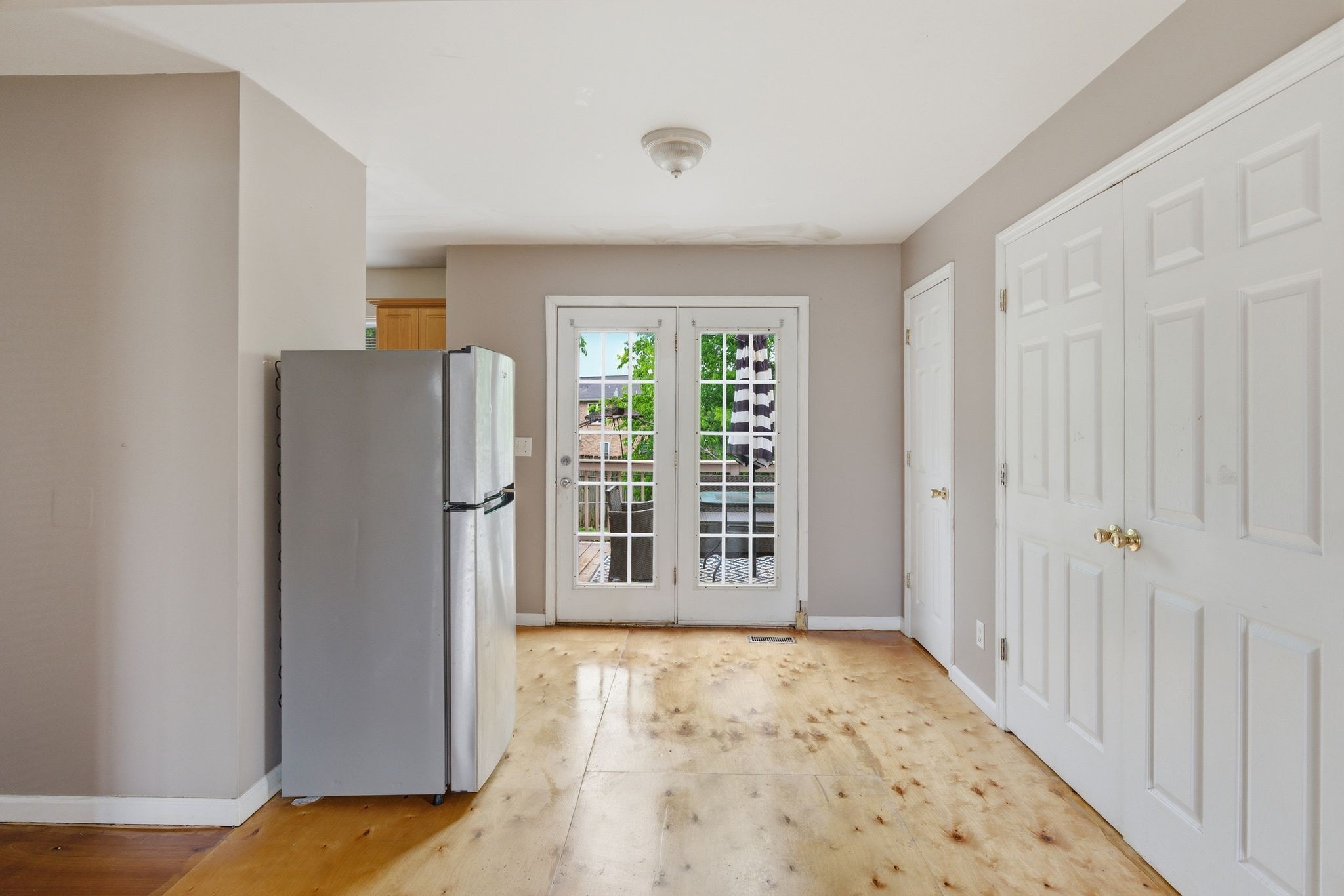 3329 Moorewood Dr Property Photo 6