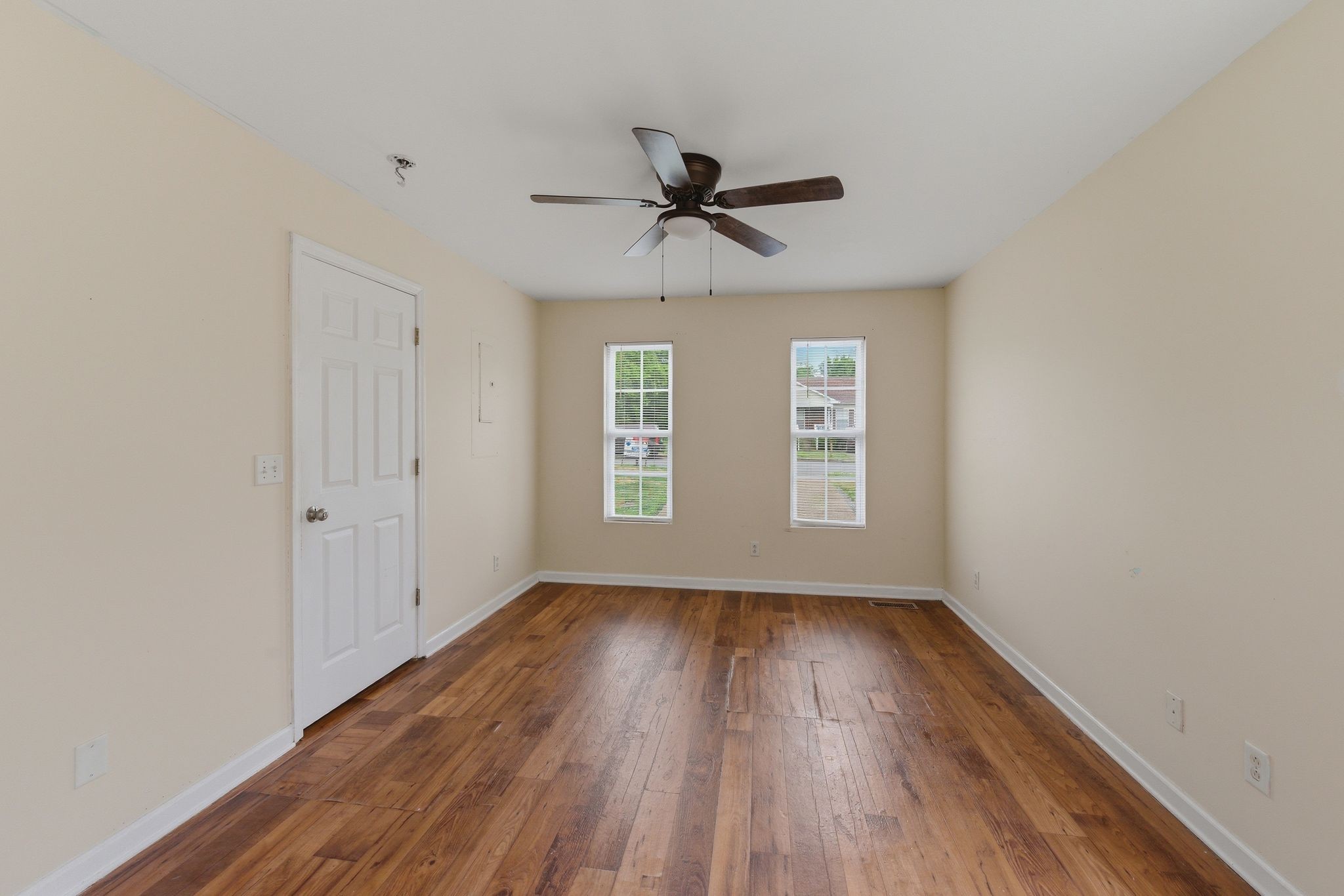 3329 Moorewood Dr Property Photo 8