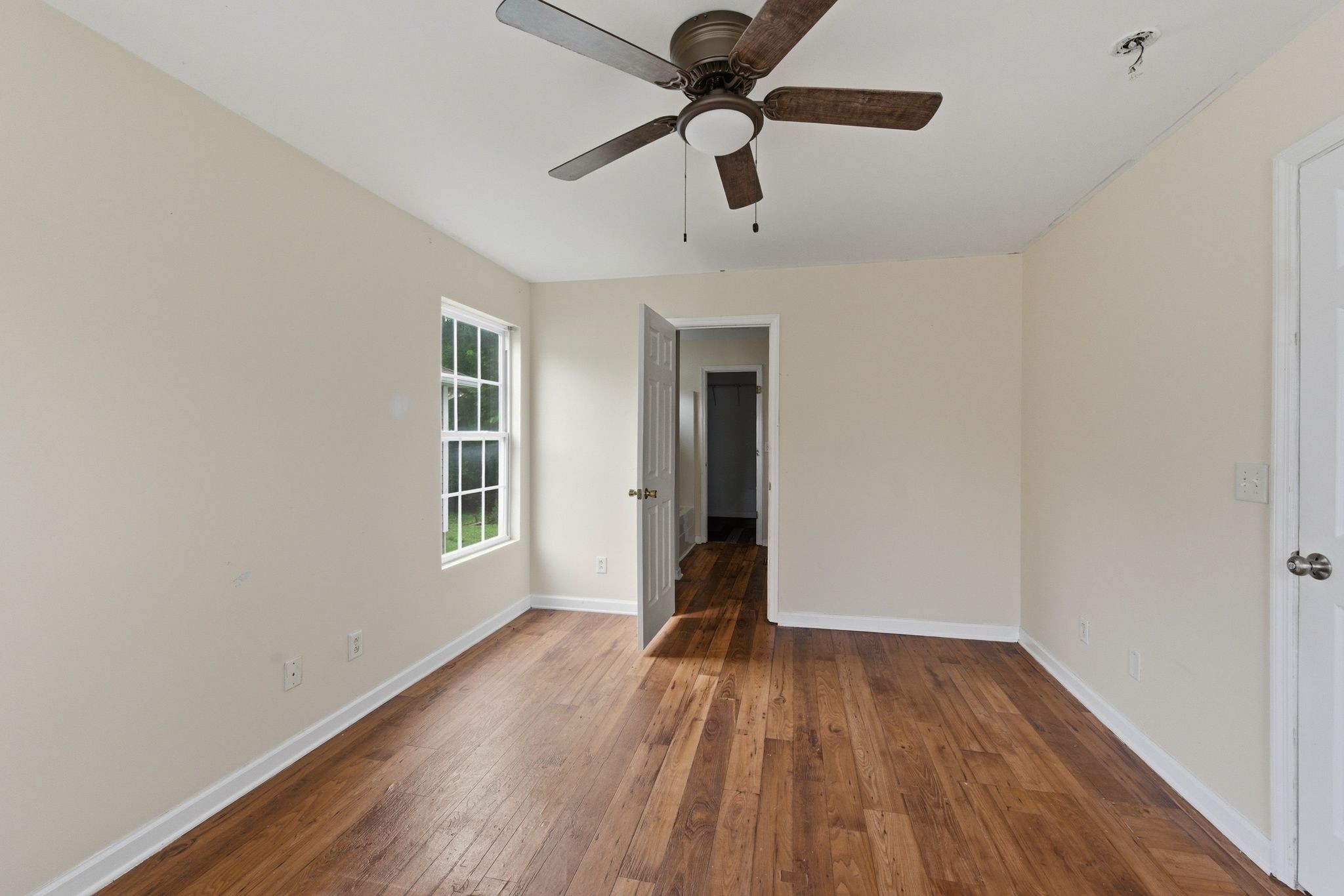 3329 Moorewood Dr Property Photo 9