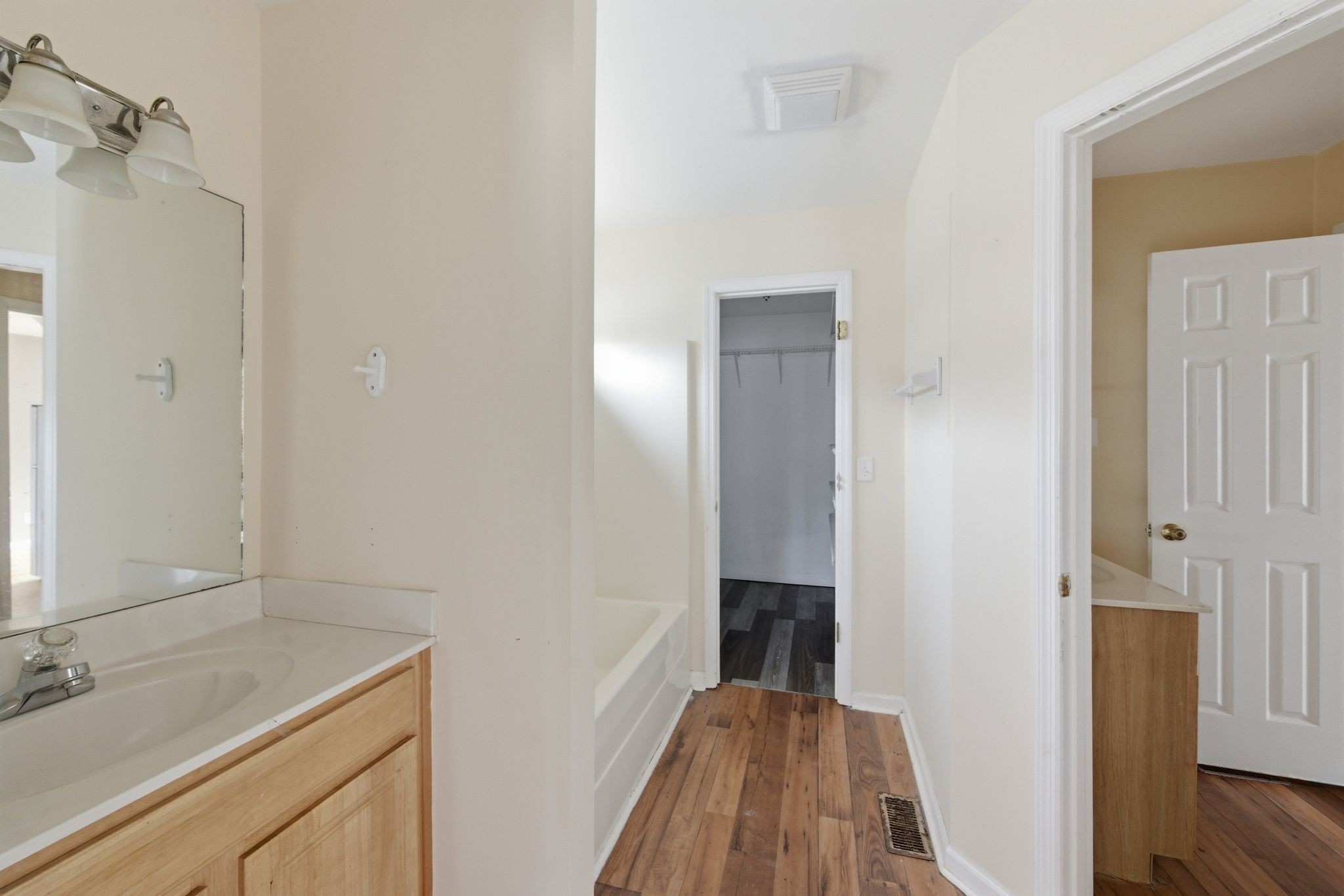 3329 Moorewood Dr Property Photo 10