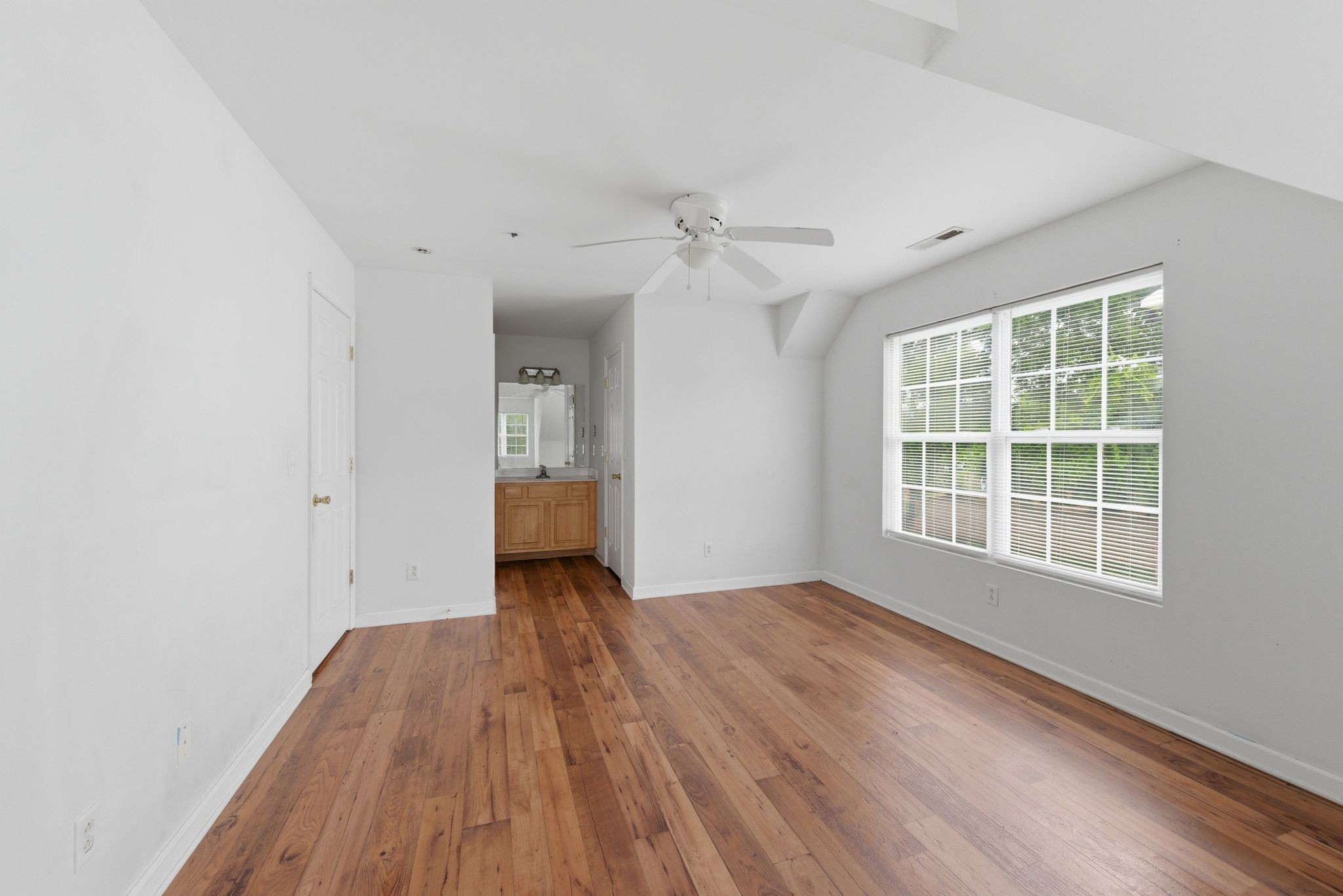 3329 Moorewood Dr Property Photo 13