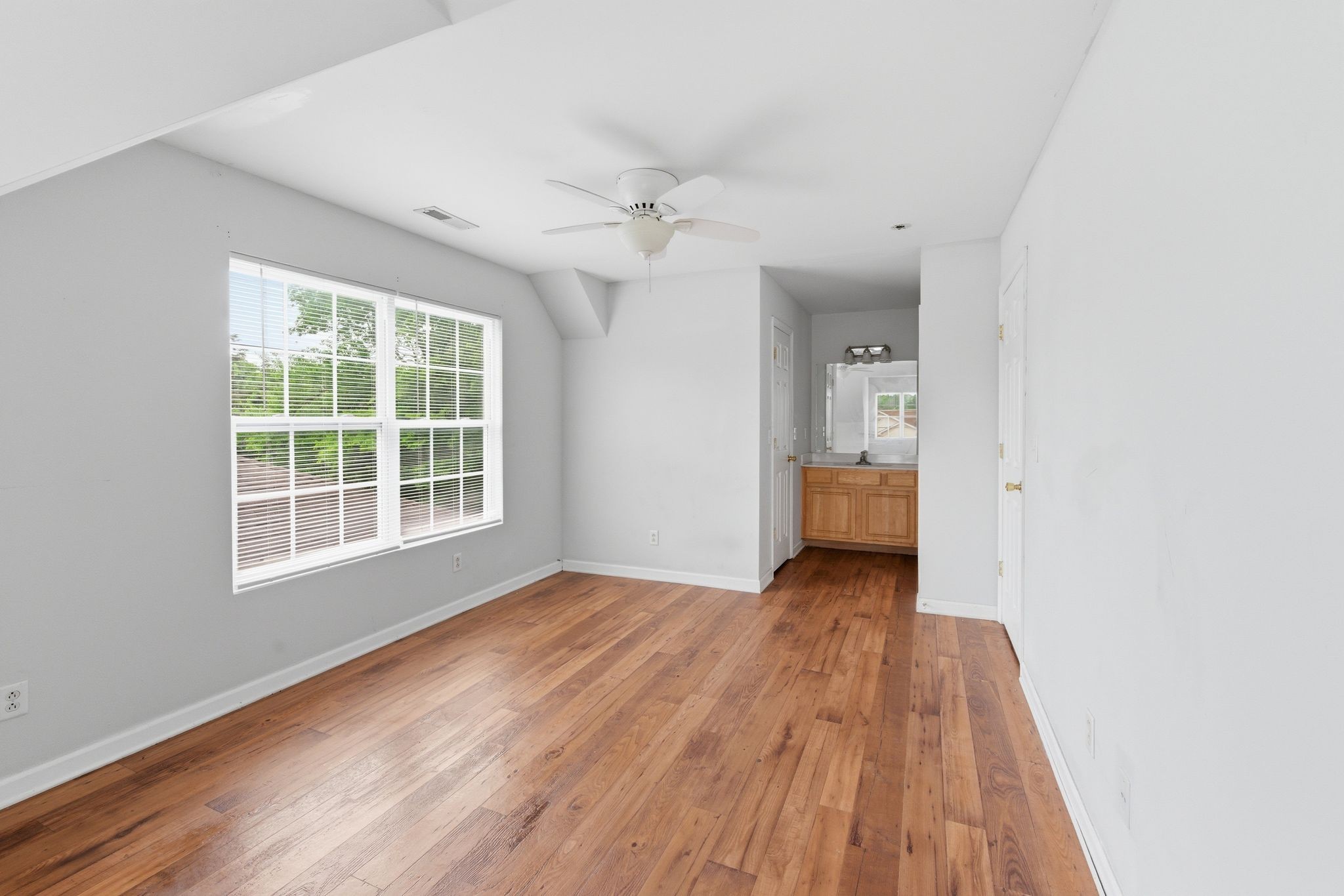 3329 Moorewood Dr Property Photo 17
