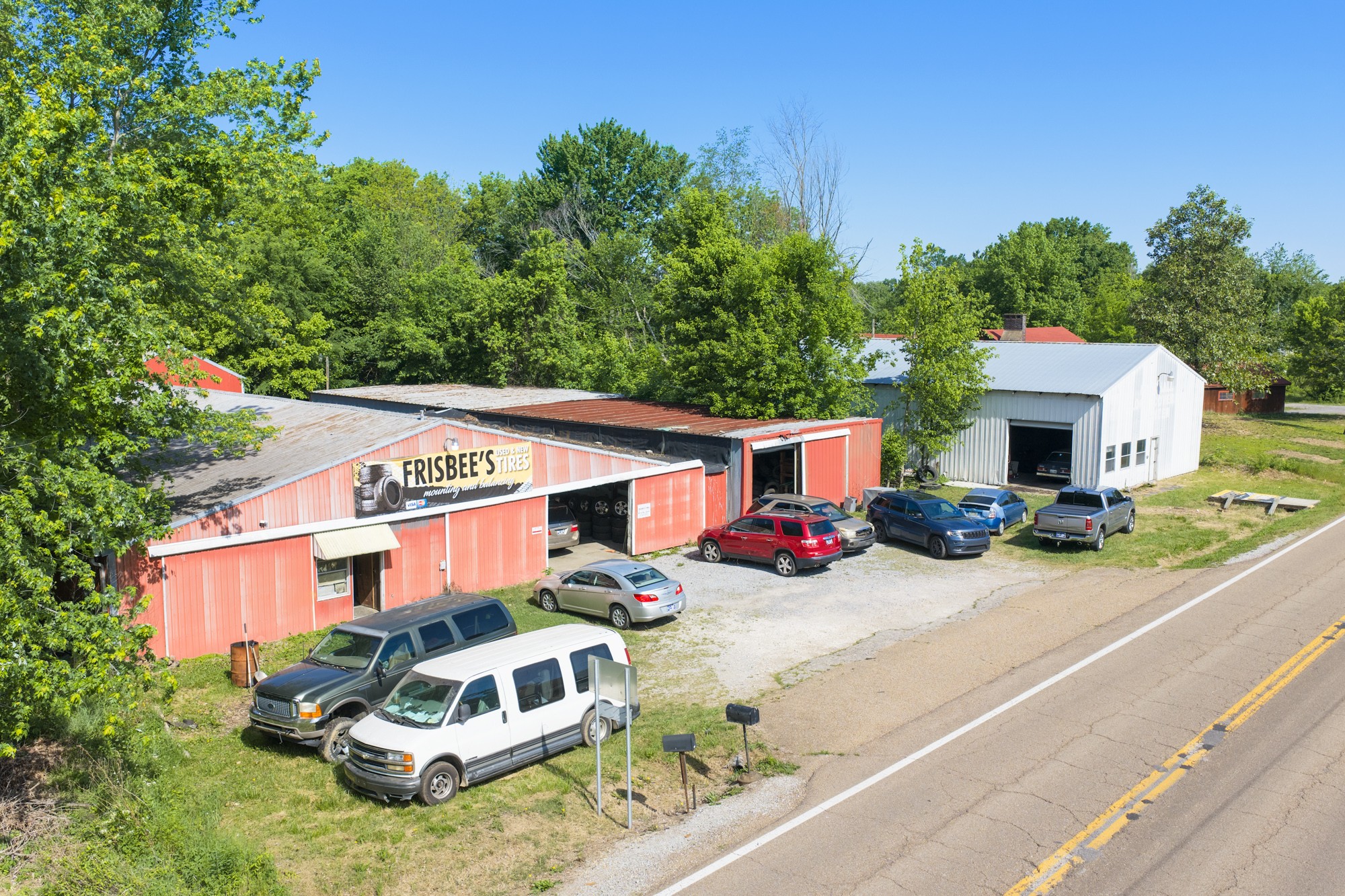 13685 Hwy 641 N Property Photo 2