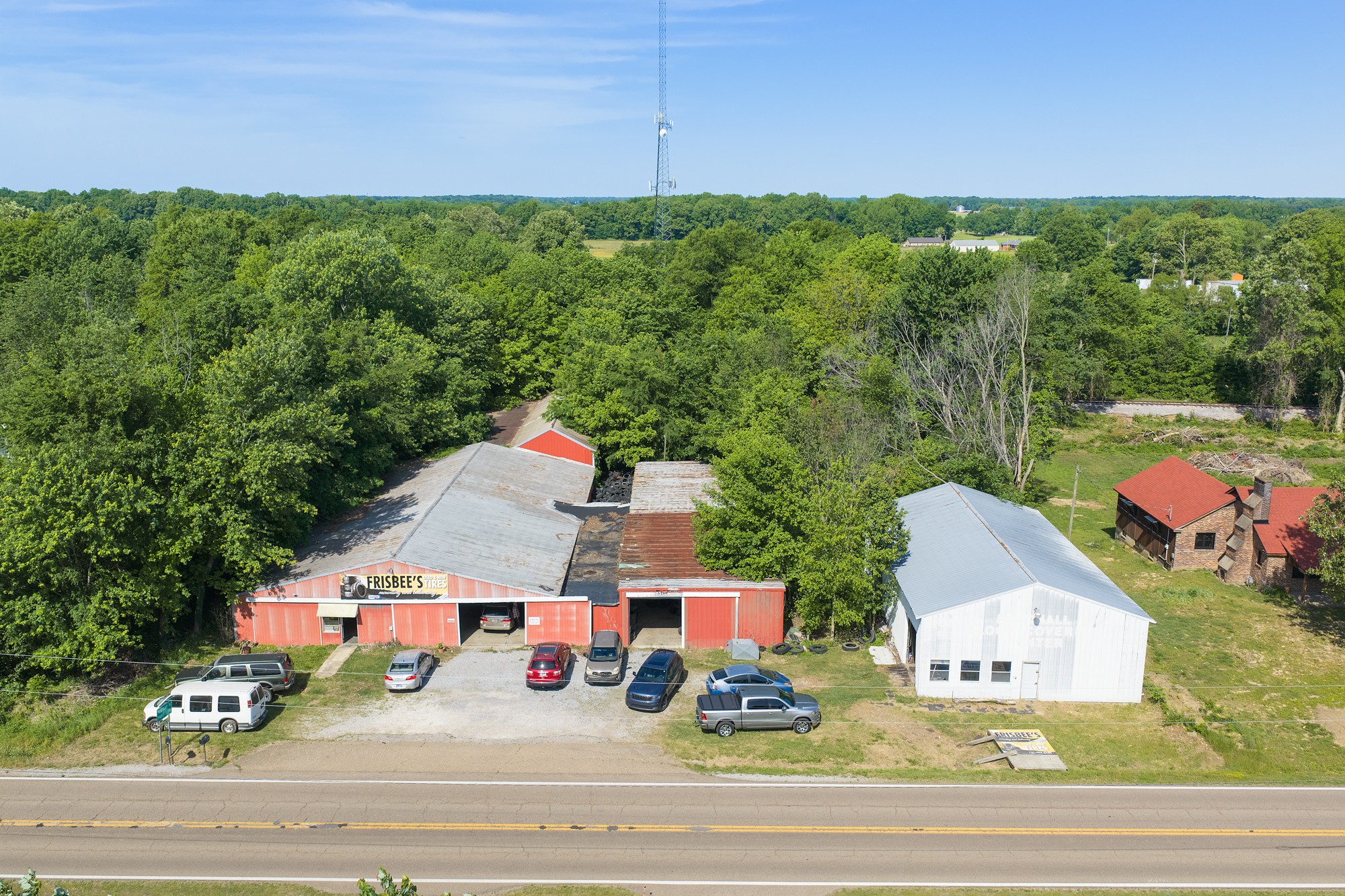 13685 Hwy 641 N Property Photo 3
