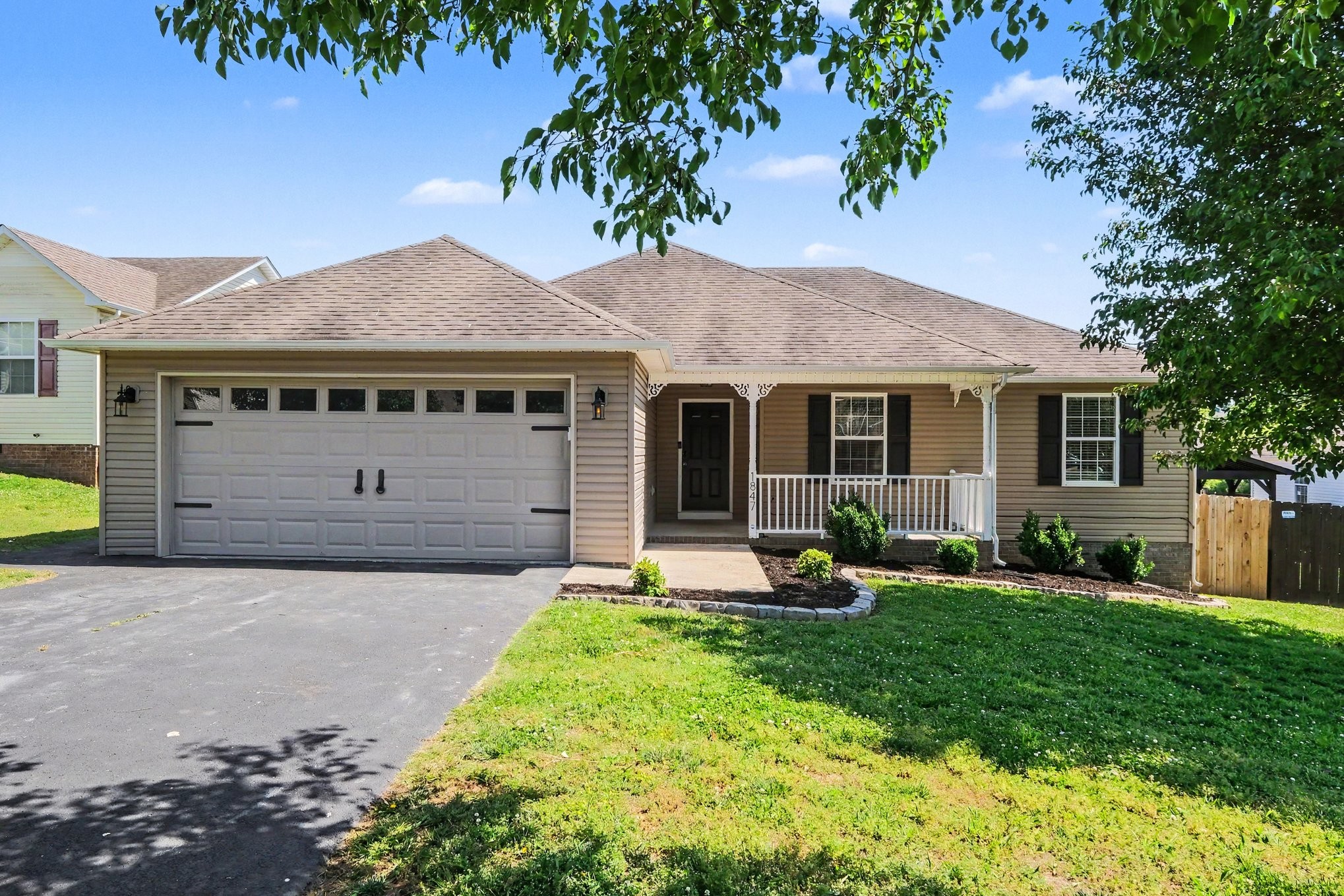 1847 Emily Ln
