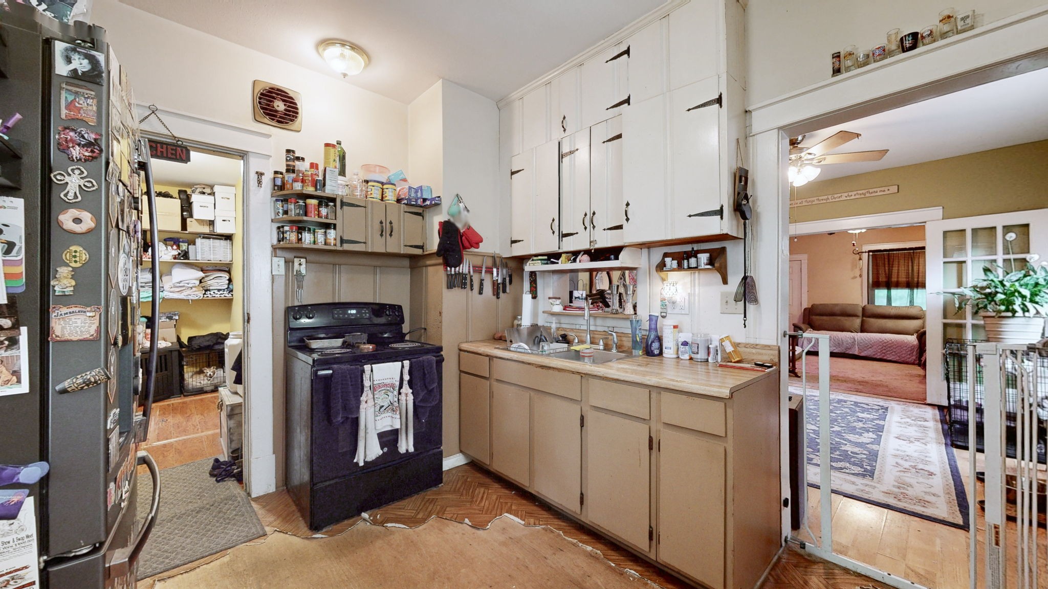161 E Winchester St Property Photo 3
