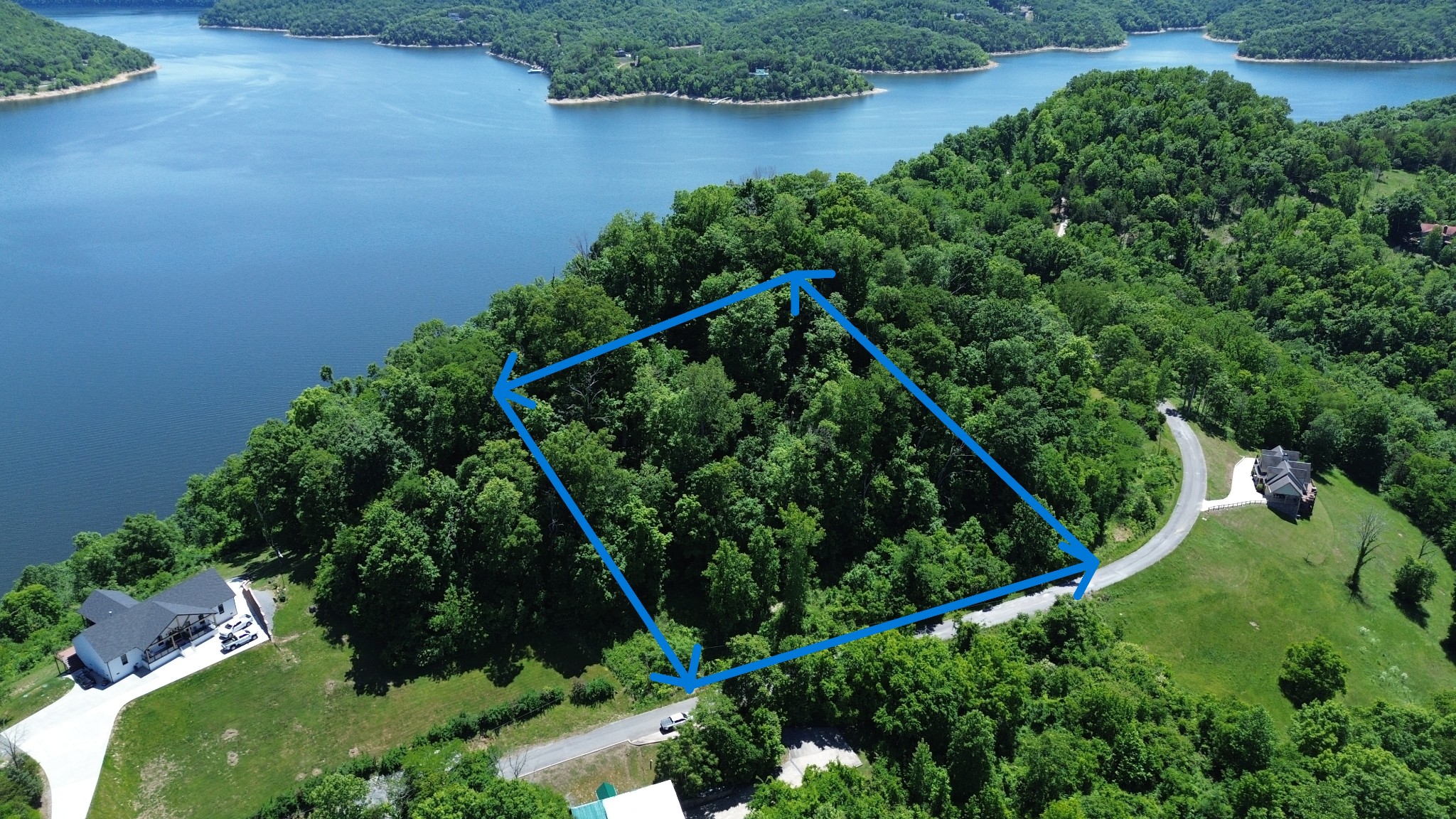 705 Harbor Pointe Dr Property Photo 1