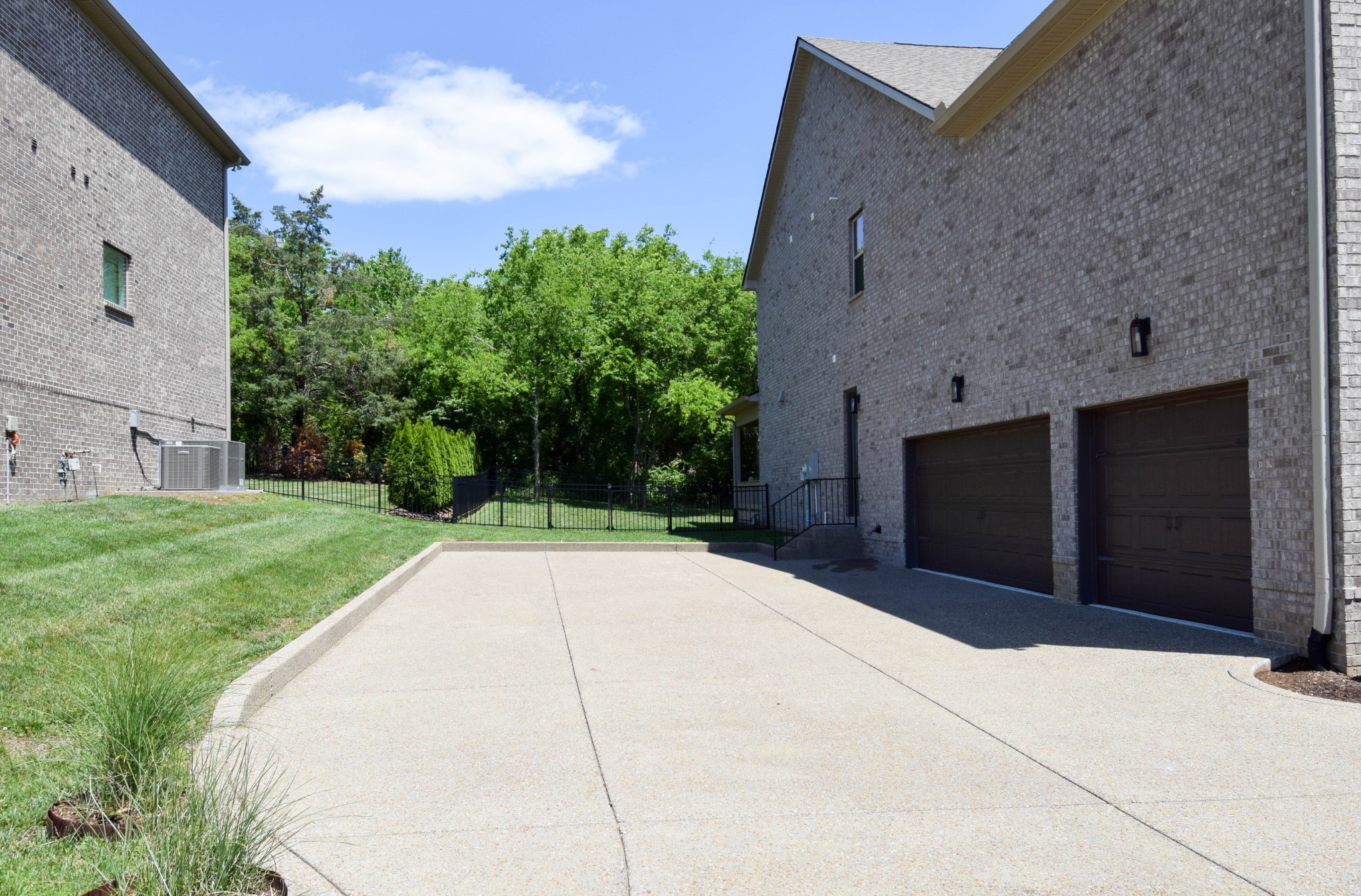 1002 Keeneland Dr Property Photo 7