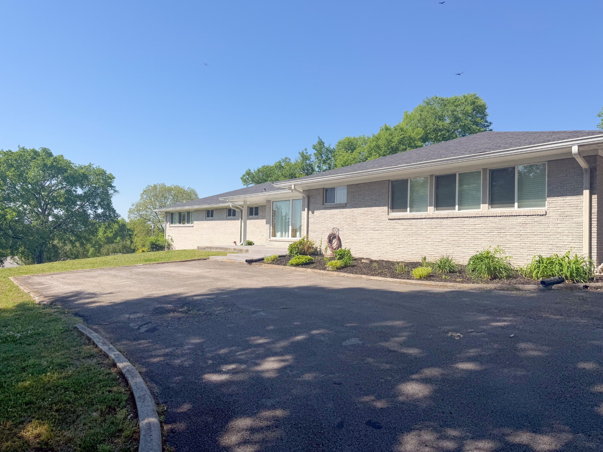133 Sunset Dr