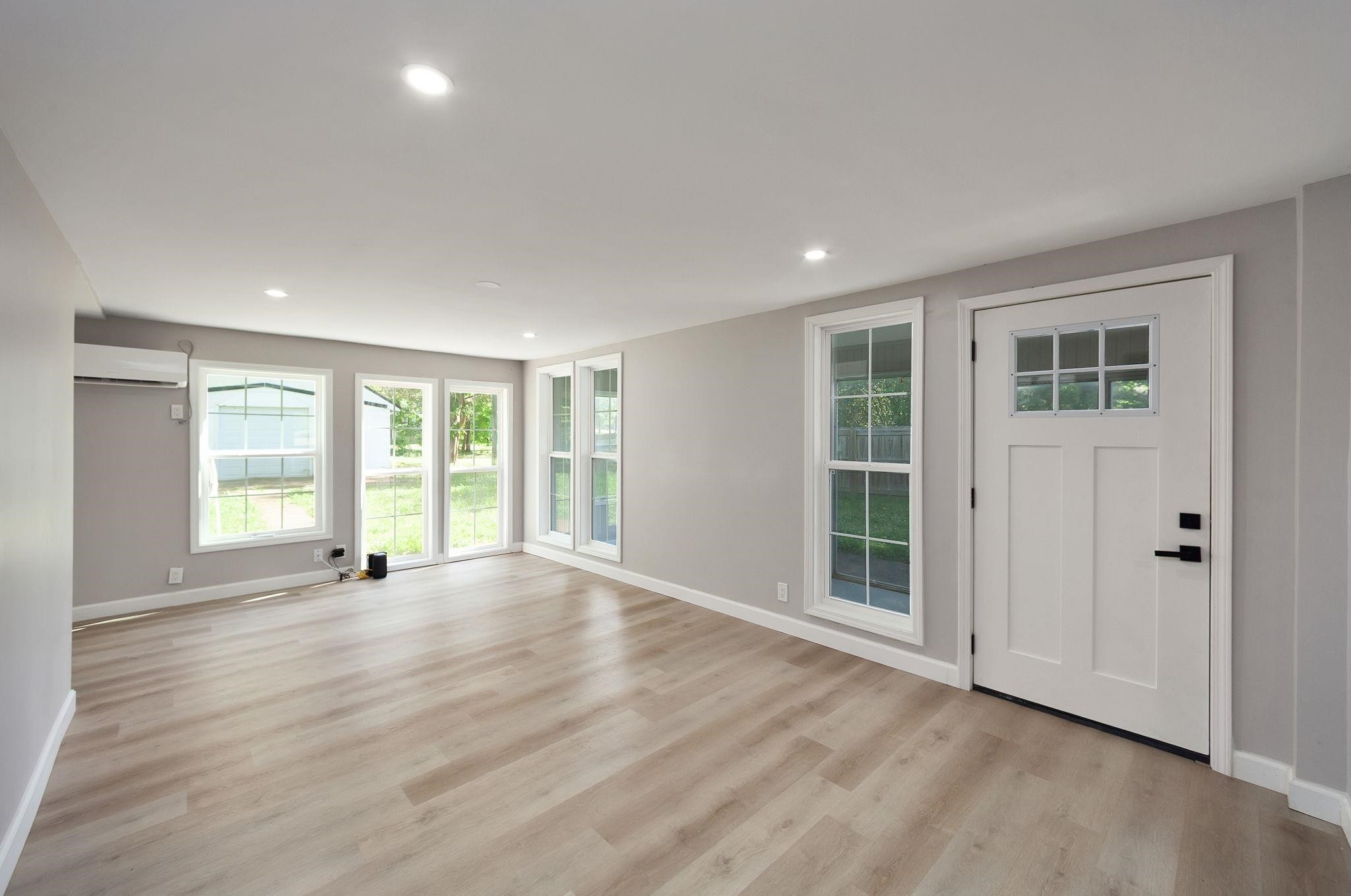 90 Shaw Ln Property Photo 3