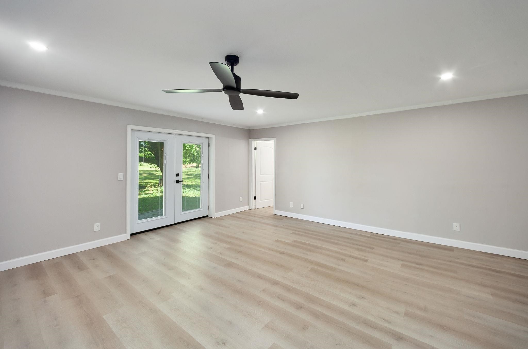 90 Shaw Ln Property Photo 28