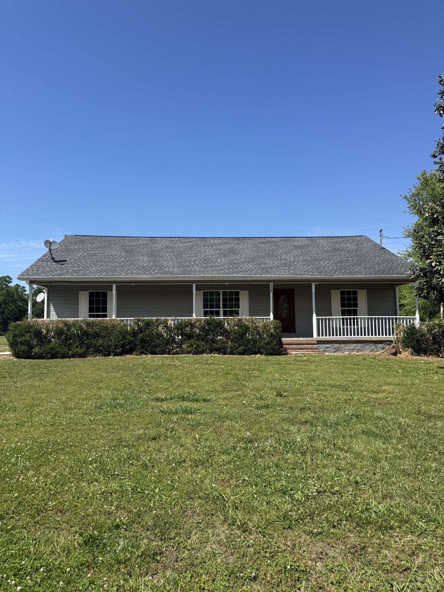 126 Simmons Ln Property Photo 1