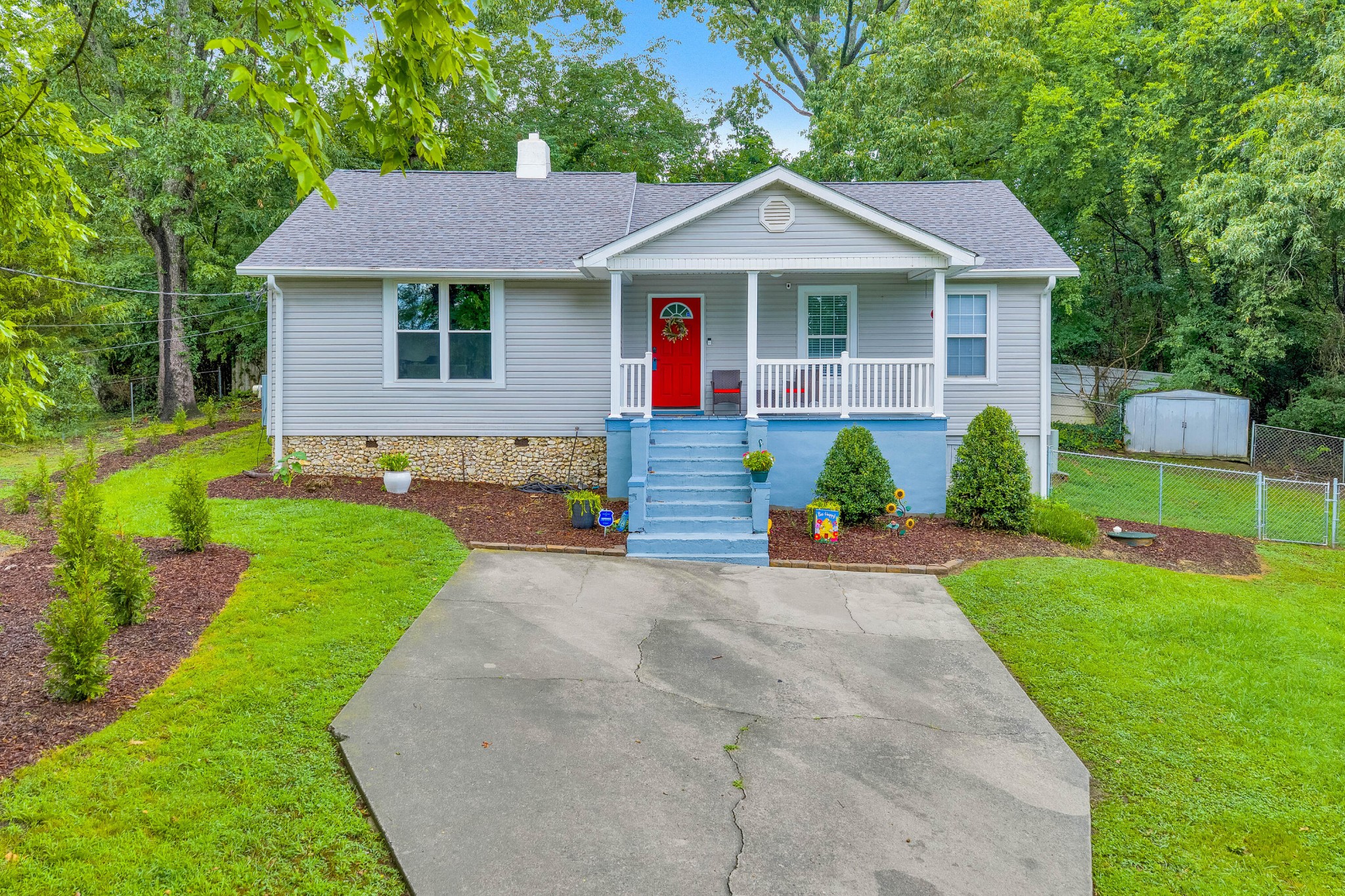 223 Ivy Street Property Photo 1