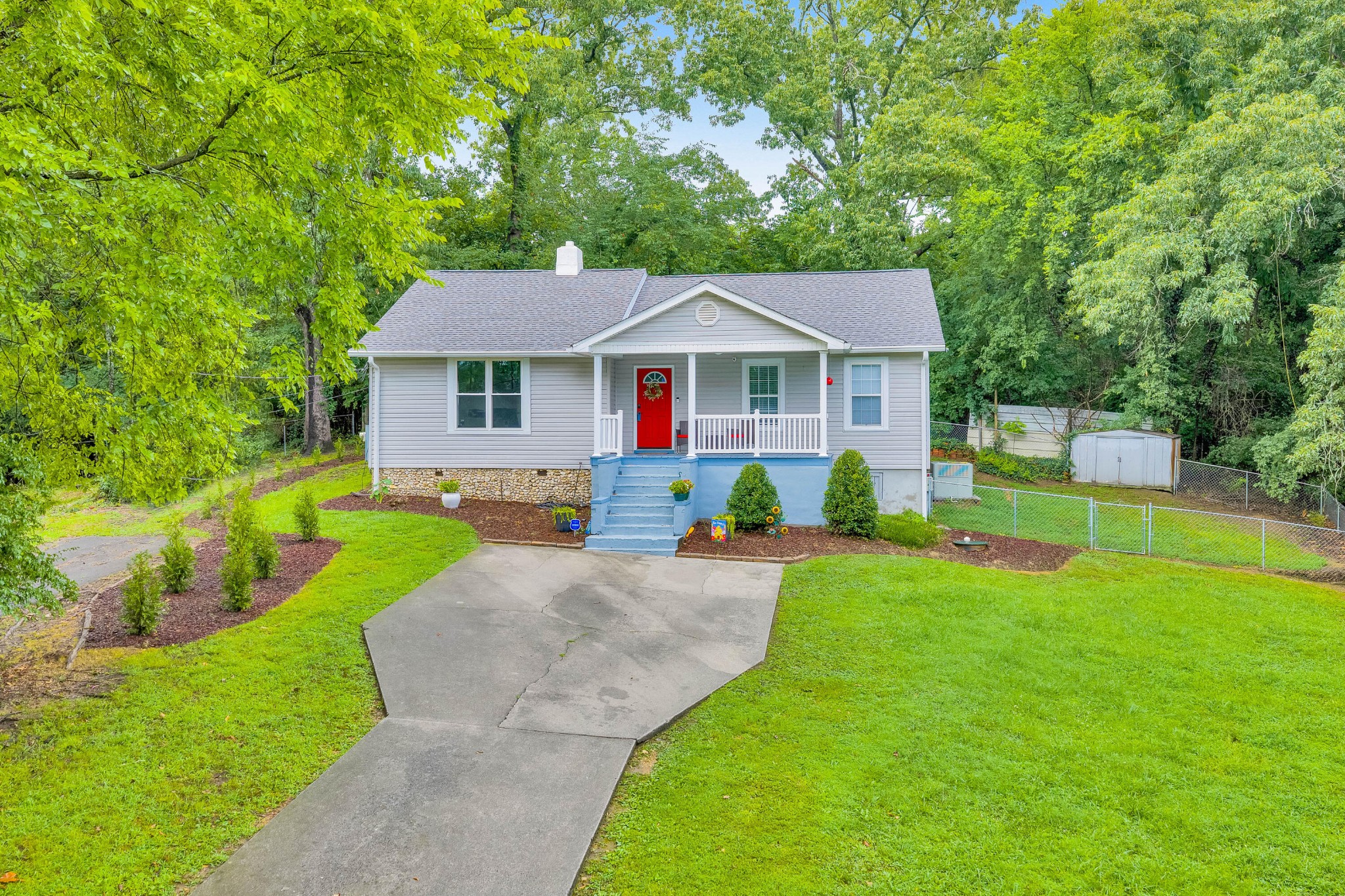 223 Ivy Street Property Photo 3