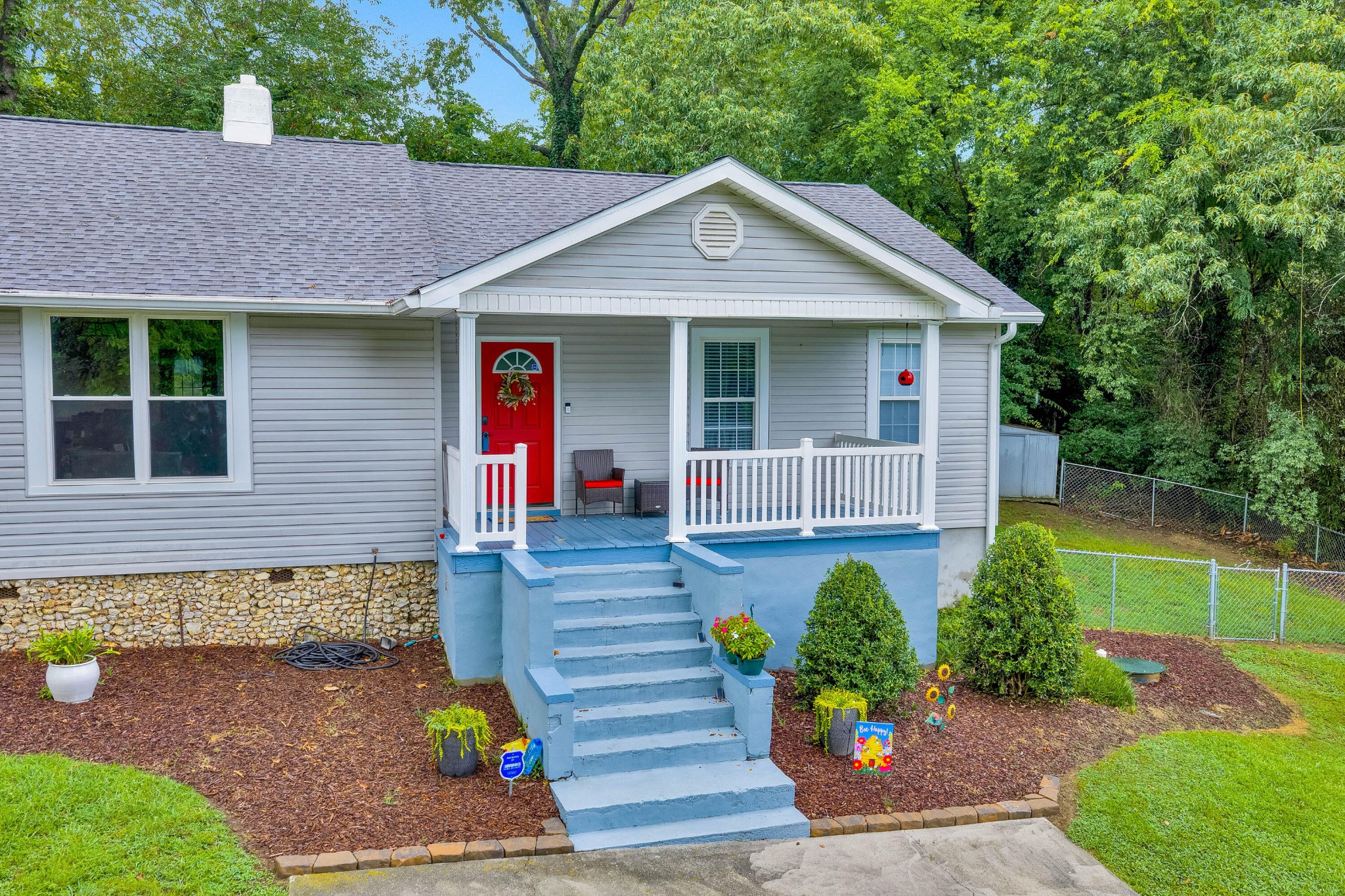 223 Ivy Street Property Photo 4