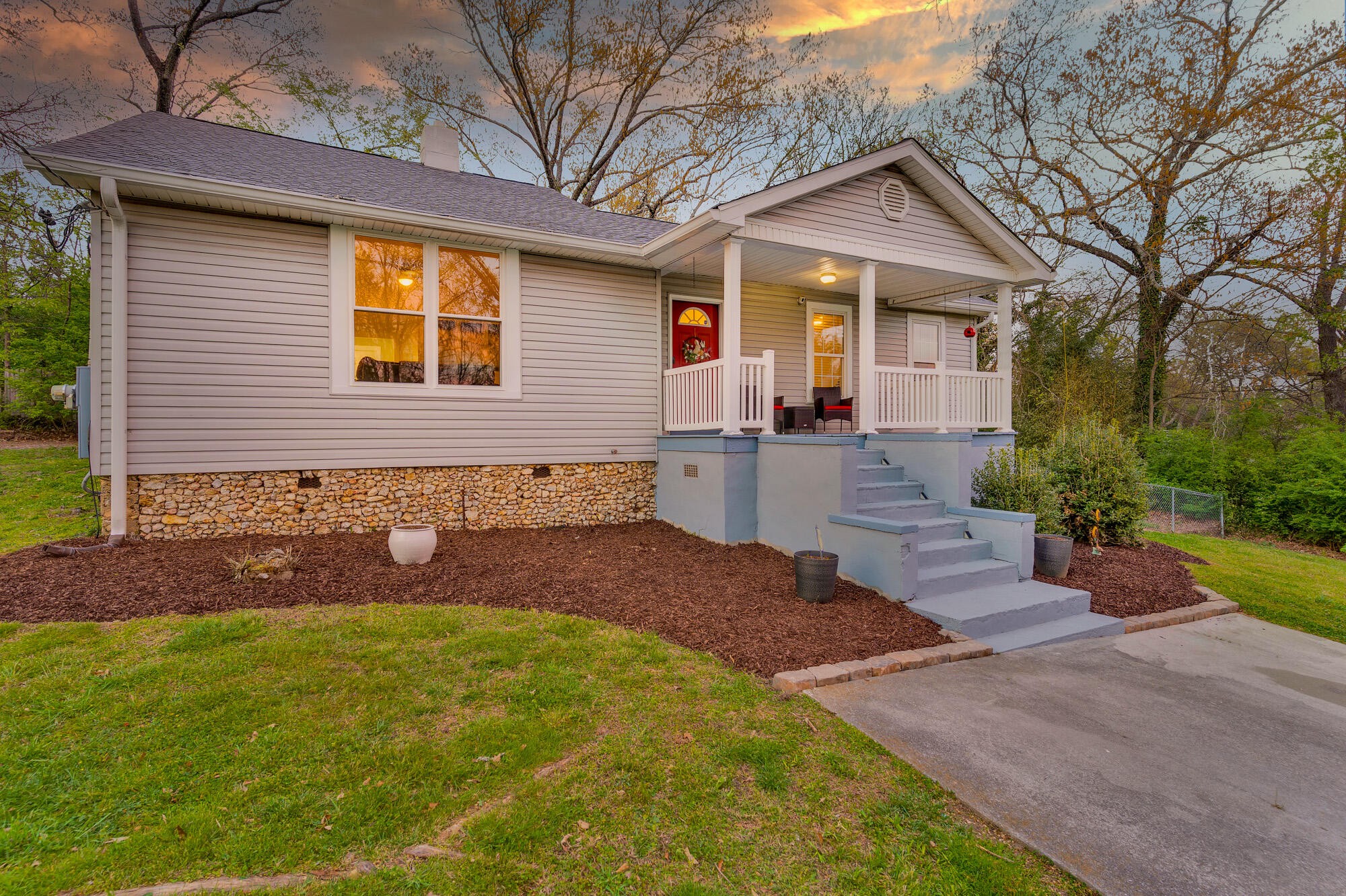 223 Ivy Street Property Photo 9