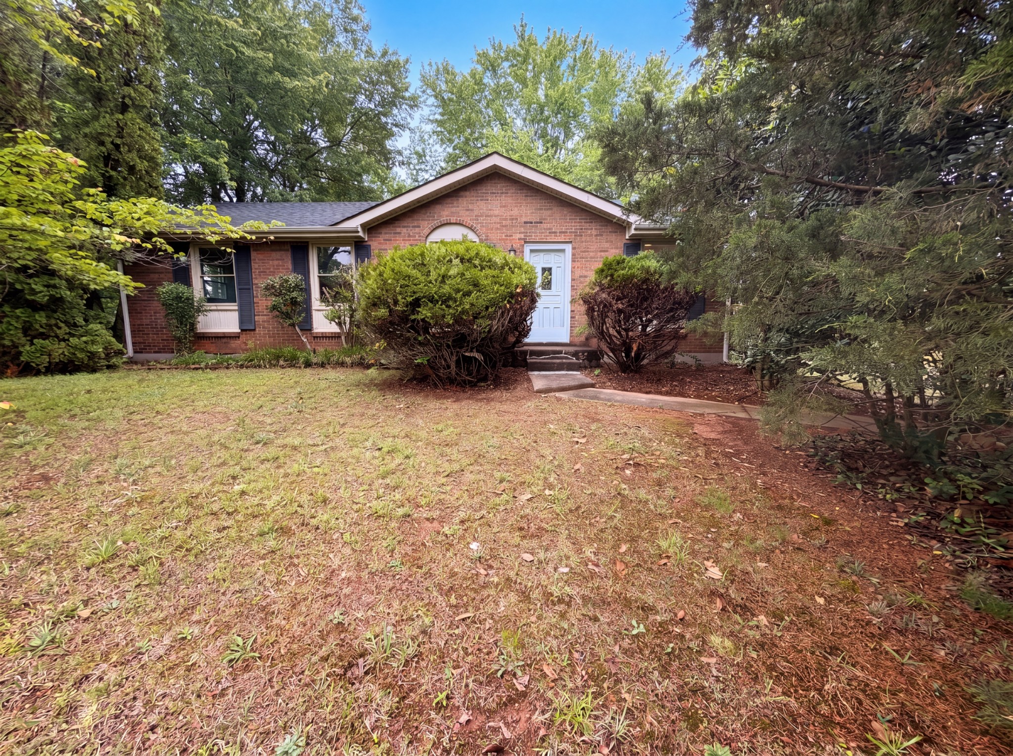 587 Lafayette Rd Property Photo 1