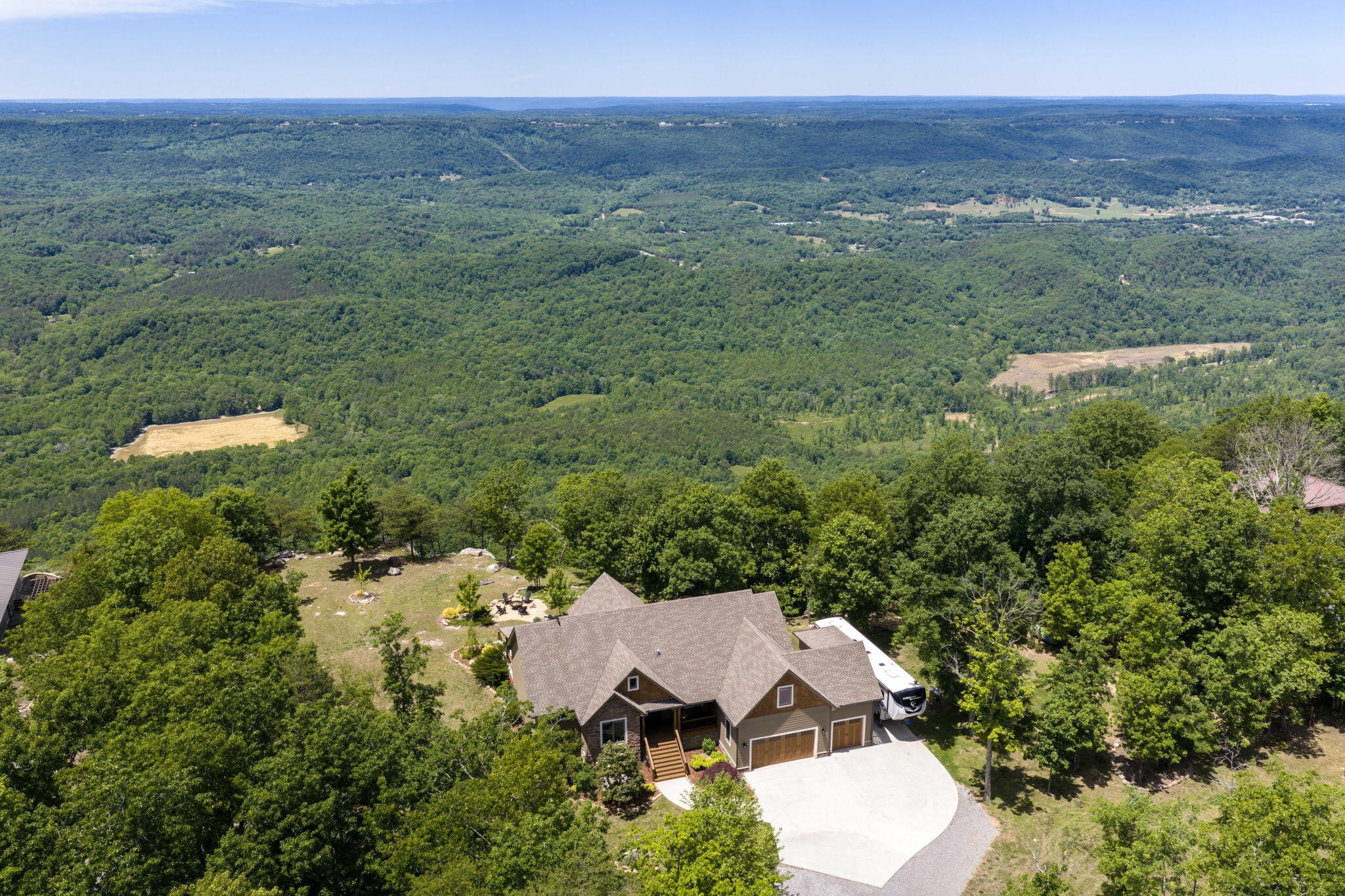 3099 Sunset Drive Property Photo 1