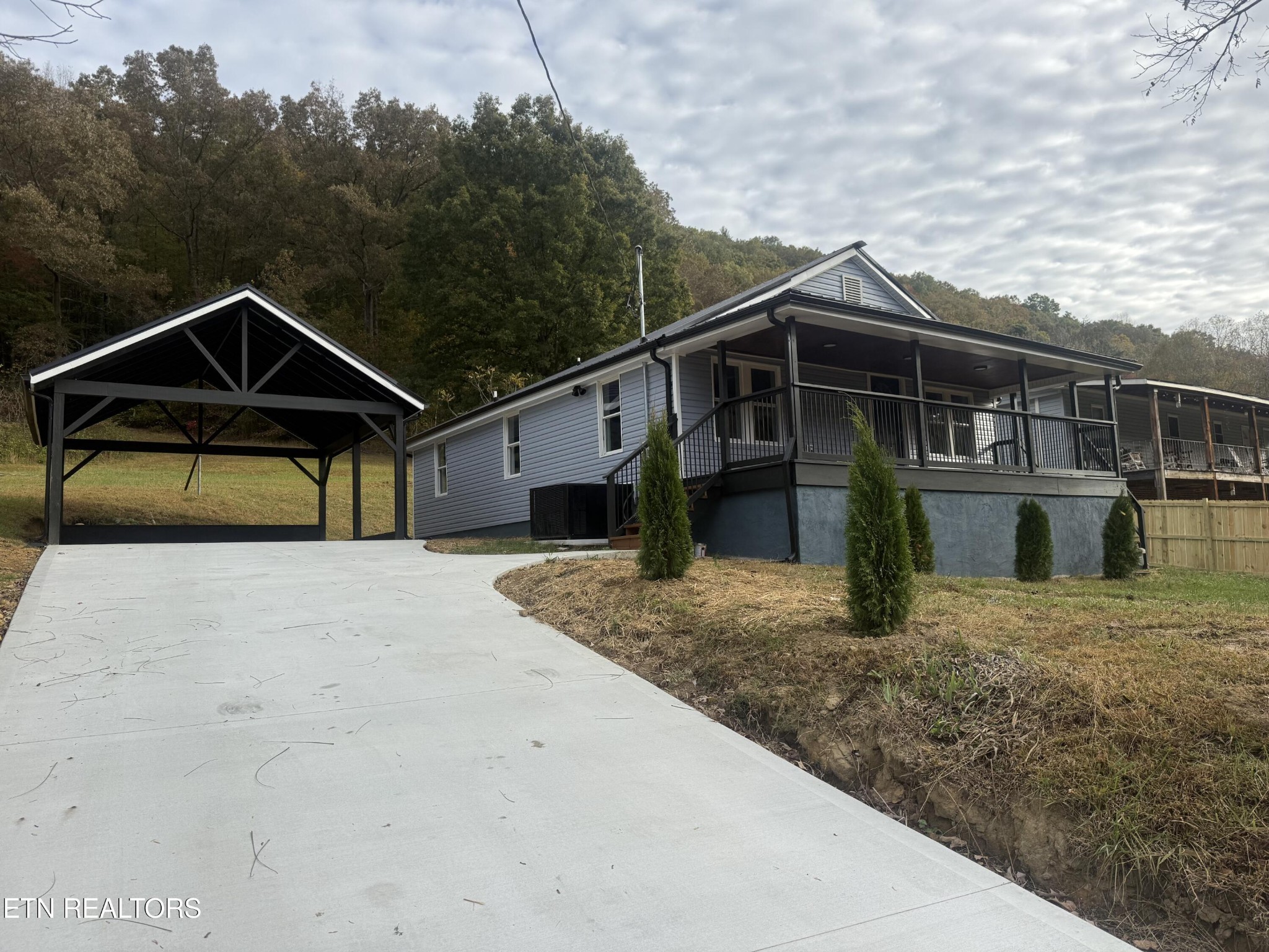 220 Walden Ave Property Photo 1