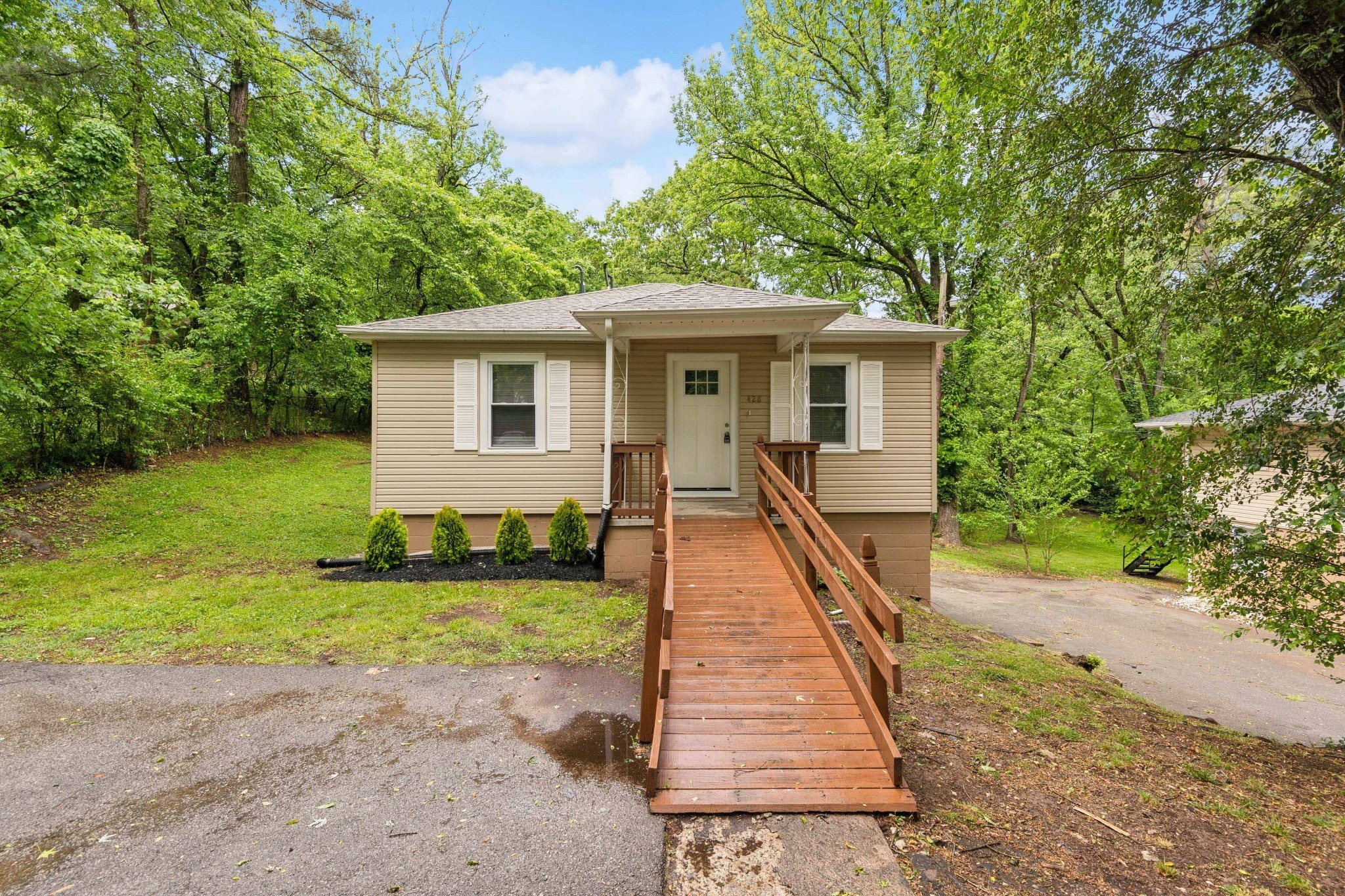 428 Hickory Hill Dr