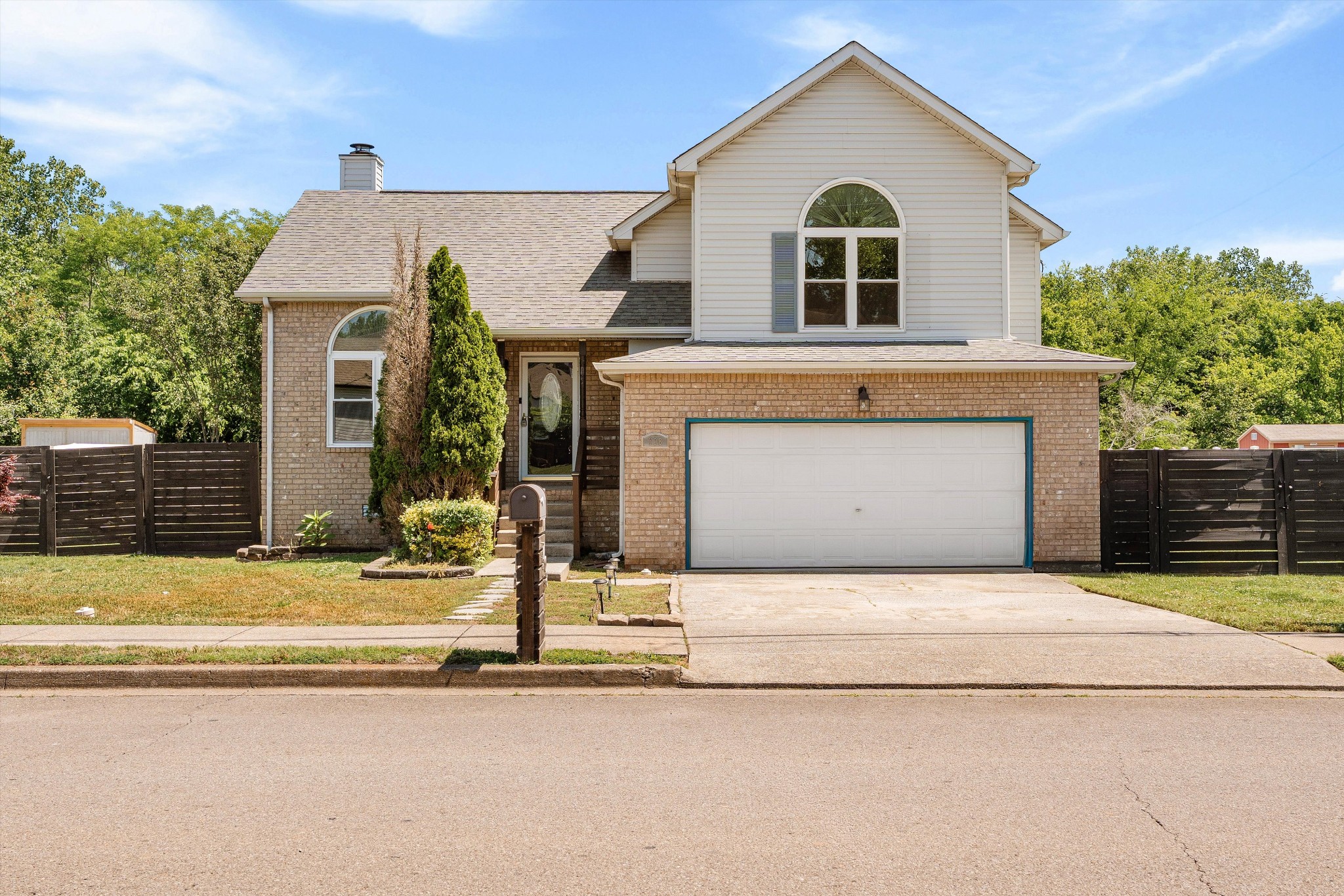 708 Post Oak Dr