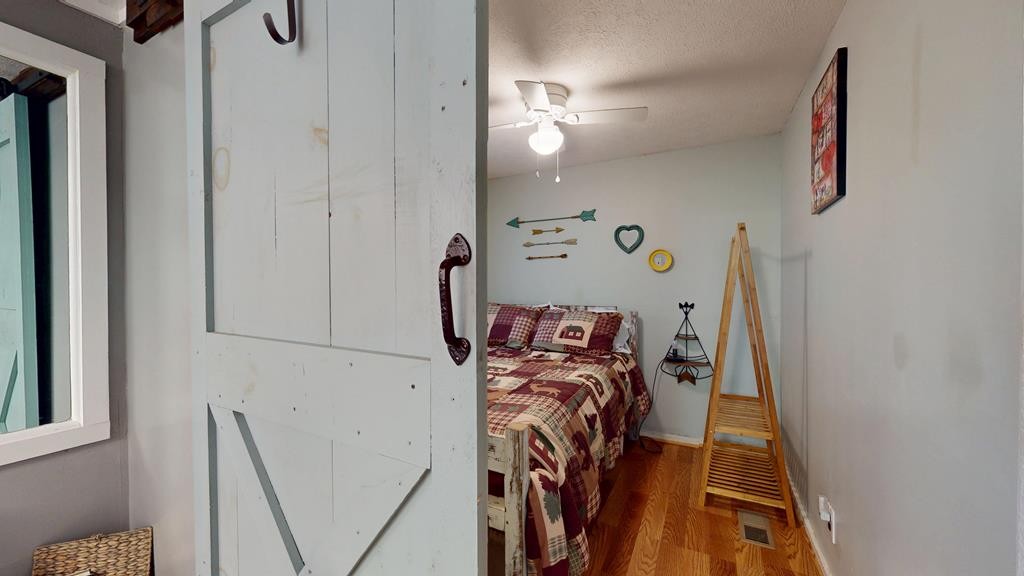 8045 Sarah Thomas Rd Property Photo 13