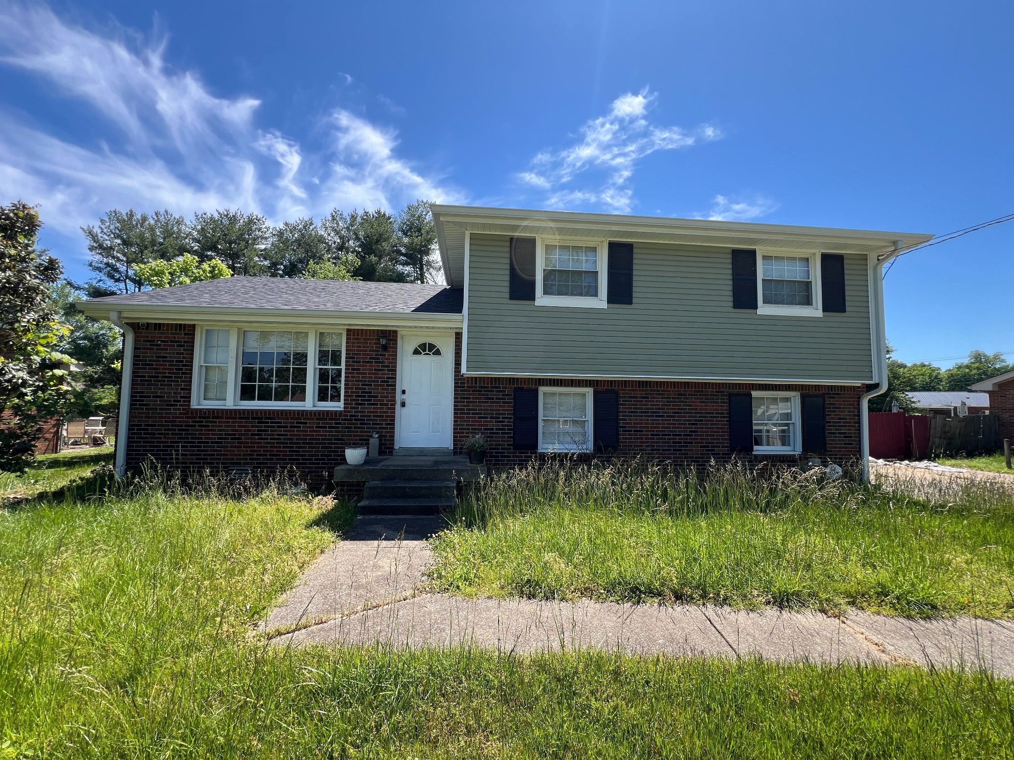 307 Dale Ter Property Photo 1