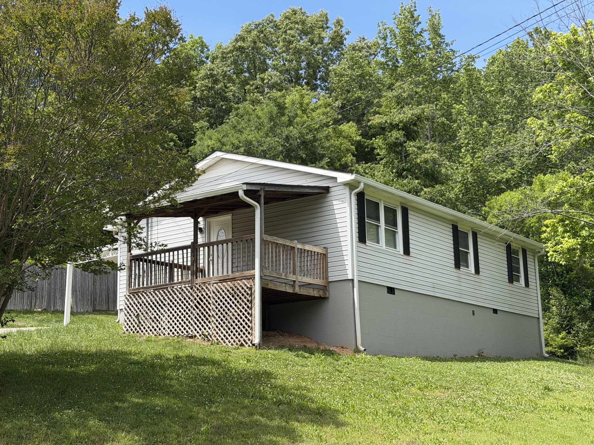 103 Annette Dr Property Photo 1
