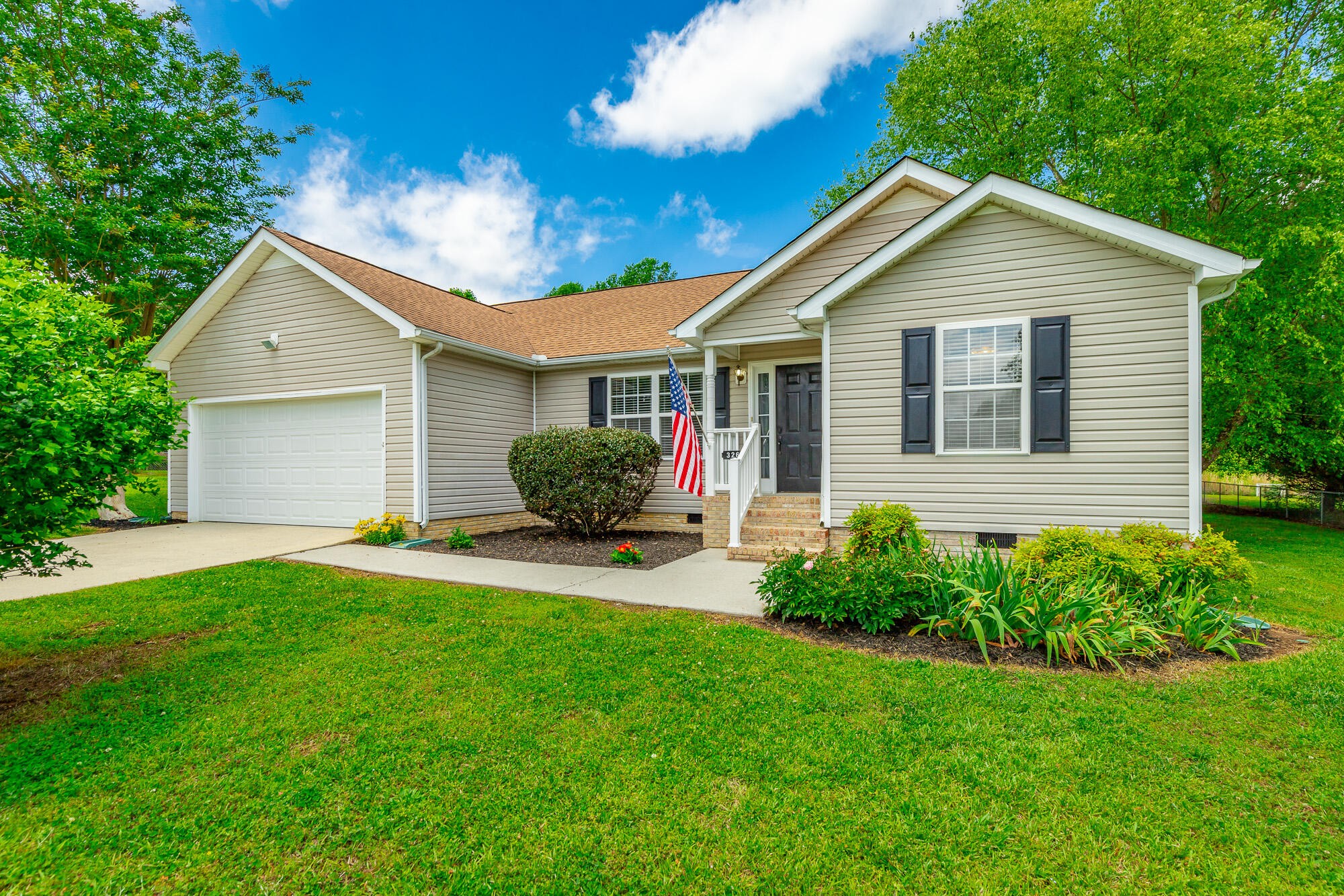 326 Glen Eden Way Property Photo 1