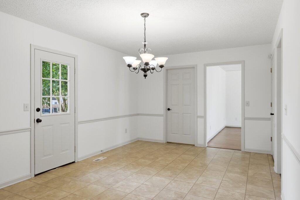 8708 Oak View Drive Property Photo 13