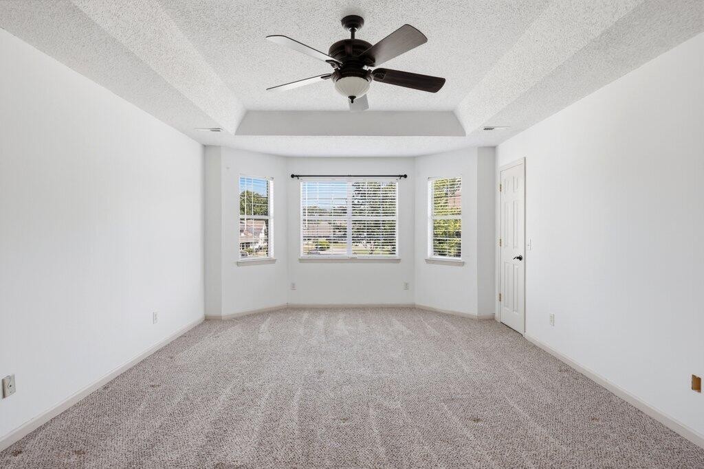 8708 Oak View Drive Property Photo 16