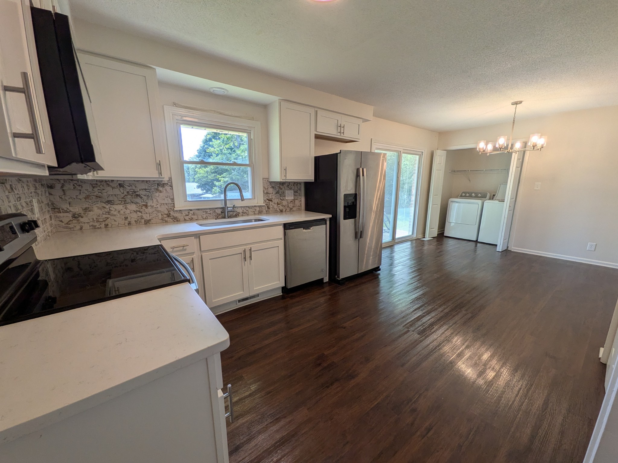 809 Margret Dr Property Photo 4