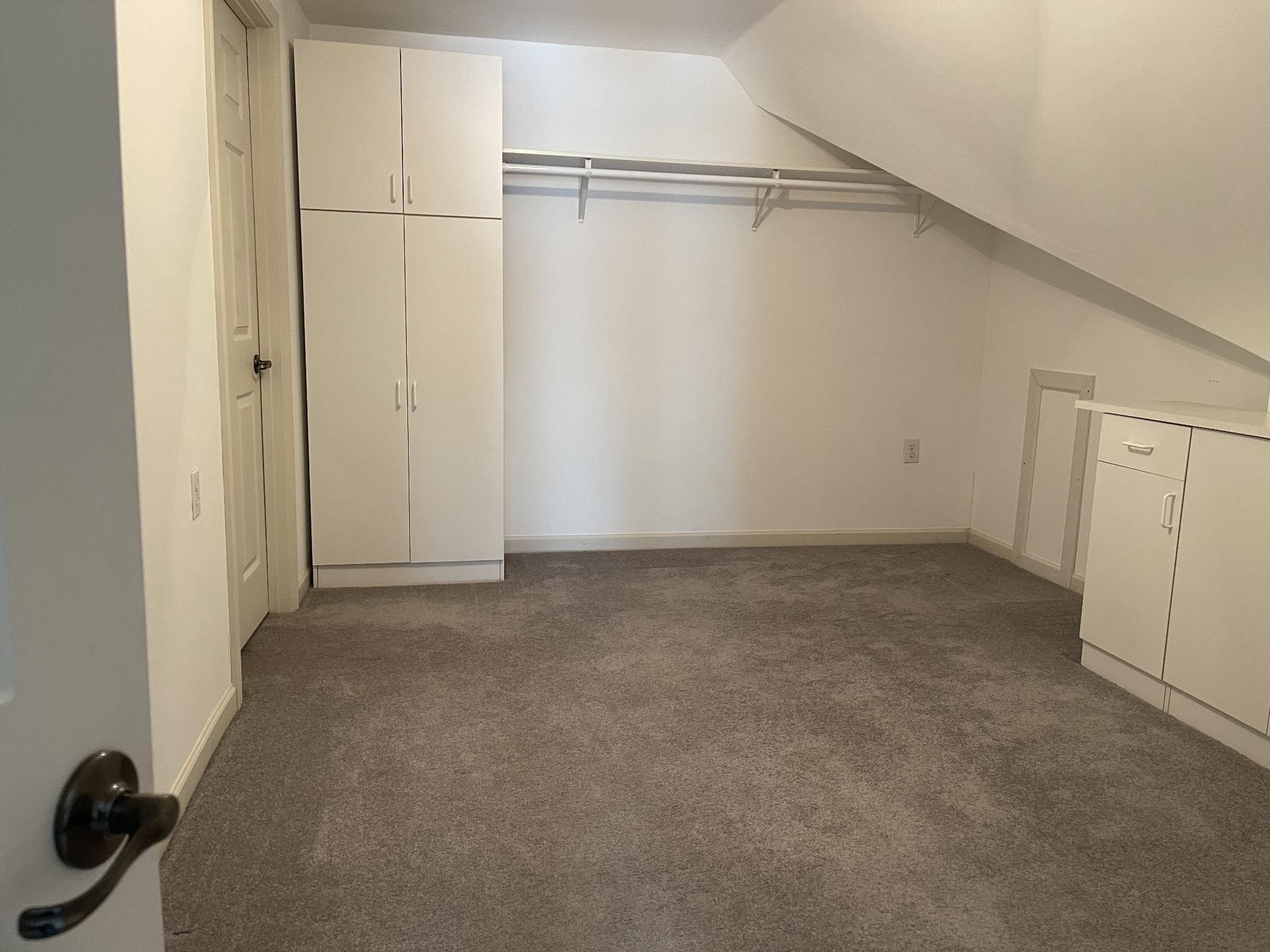 215 Stoners Glen Ct Property Photo 2