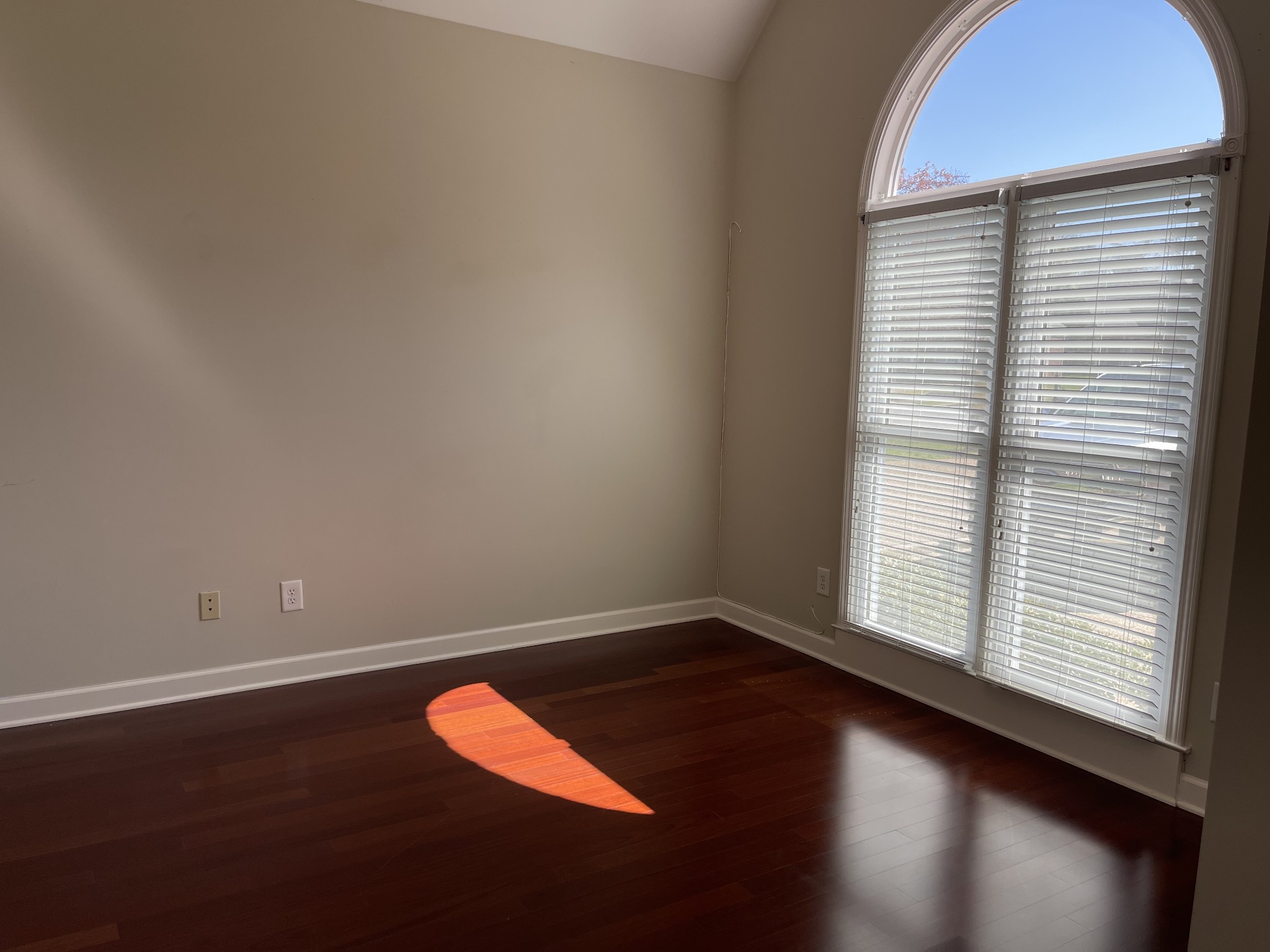 215 Stoners Glen Ct Property Photo 6