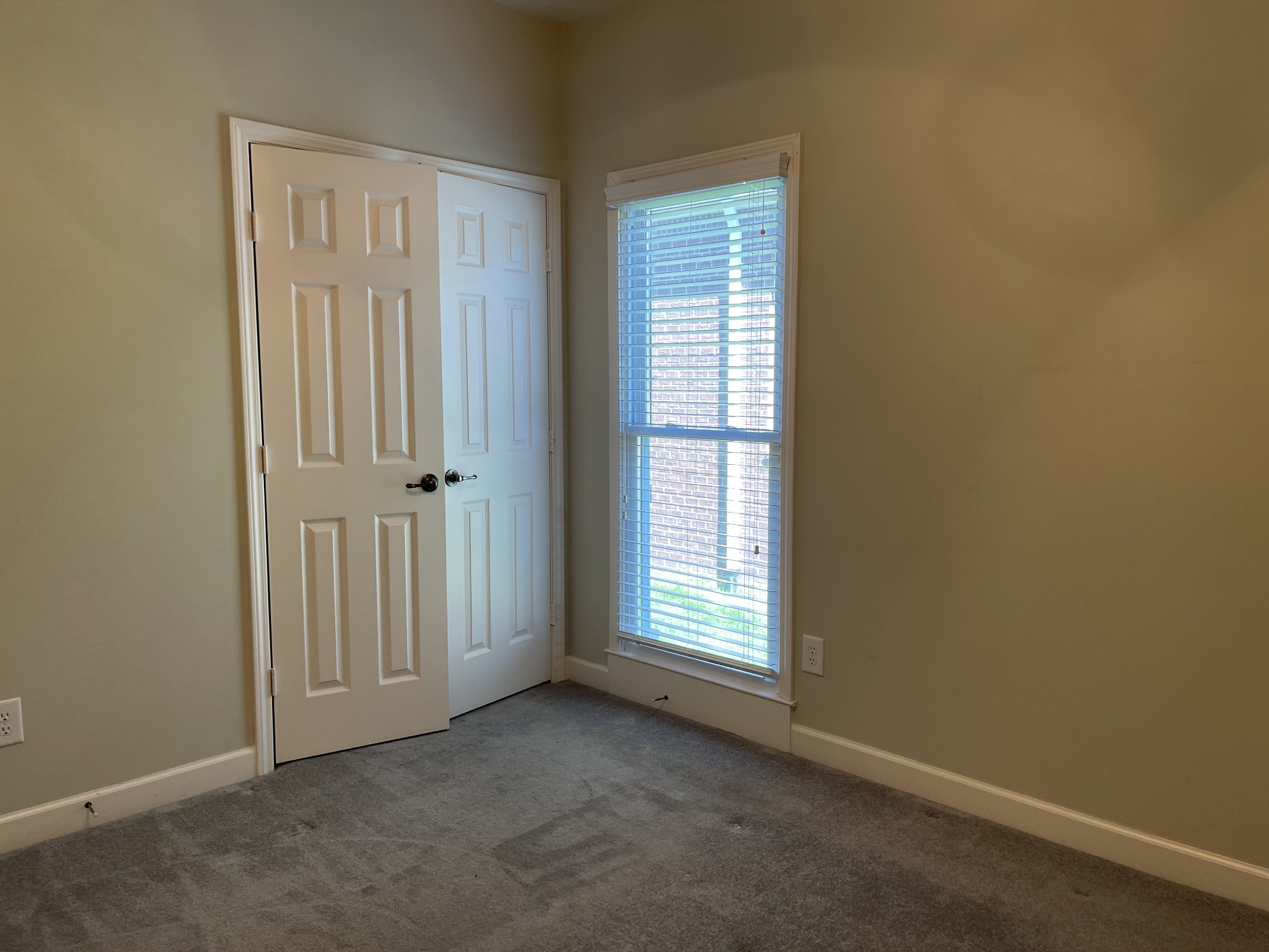 215 Stoners Glen Ct Property Photo 7
