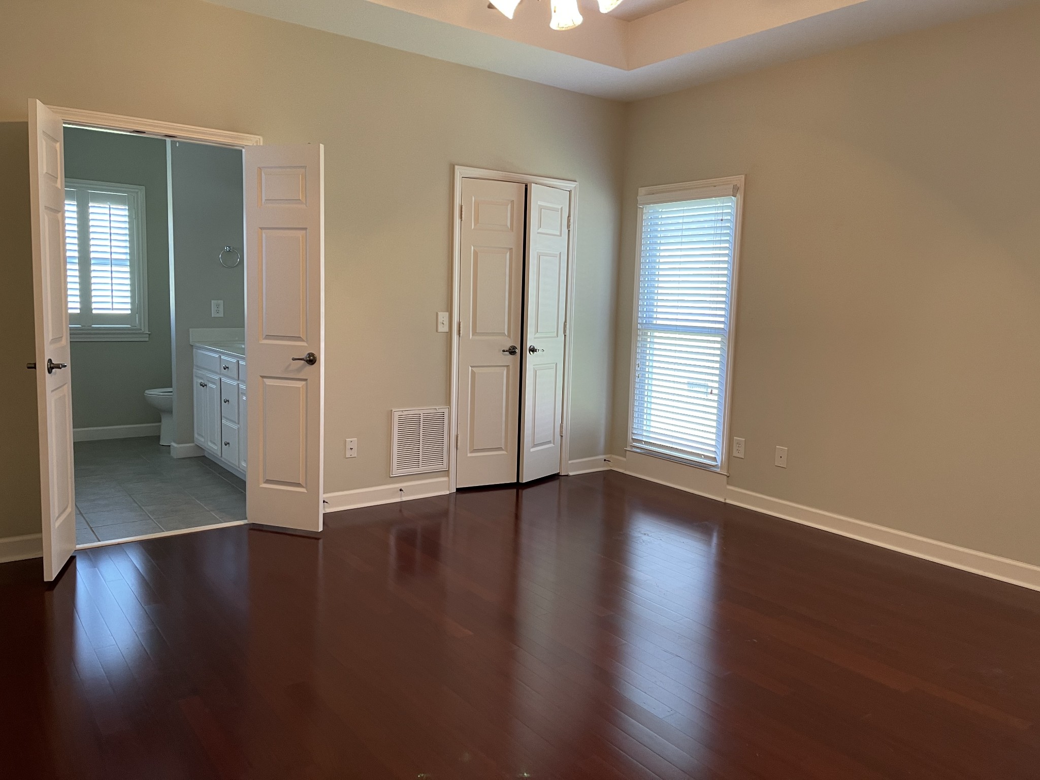 215 Stoners Glen Ct Property Photo 13
