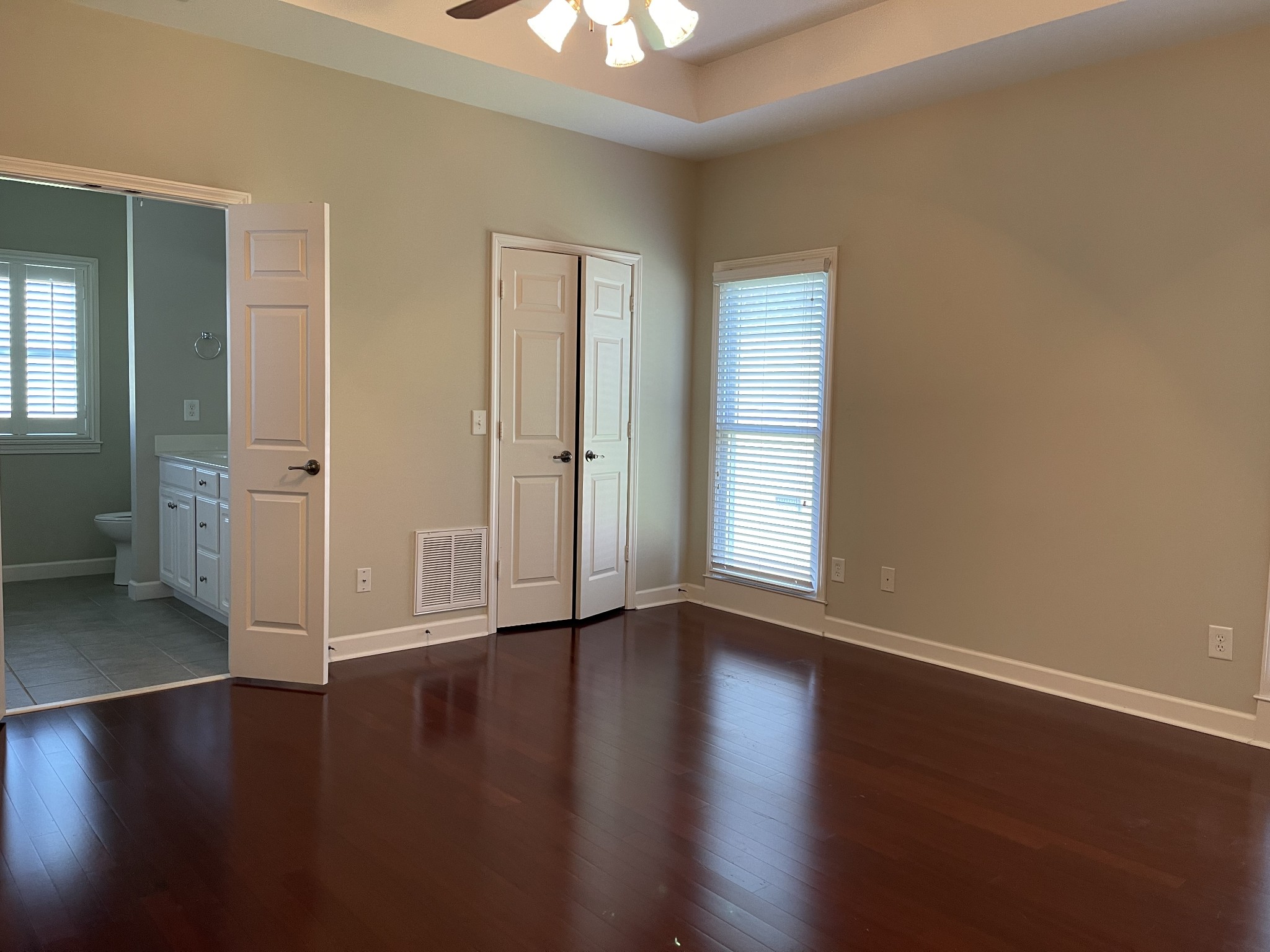 215 Stoners Glen Ct Property Photo 24
