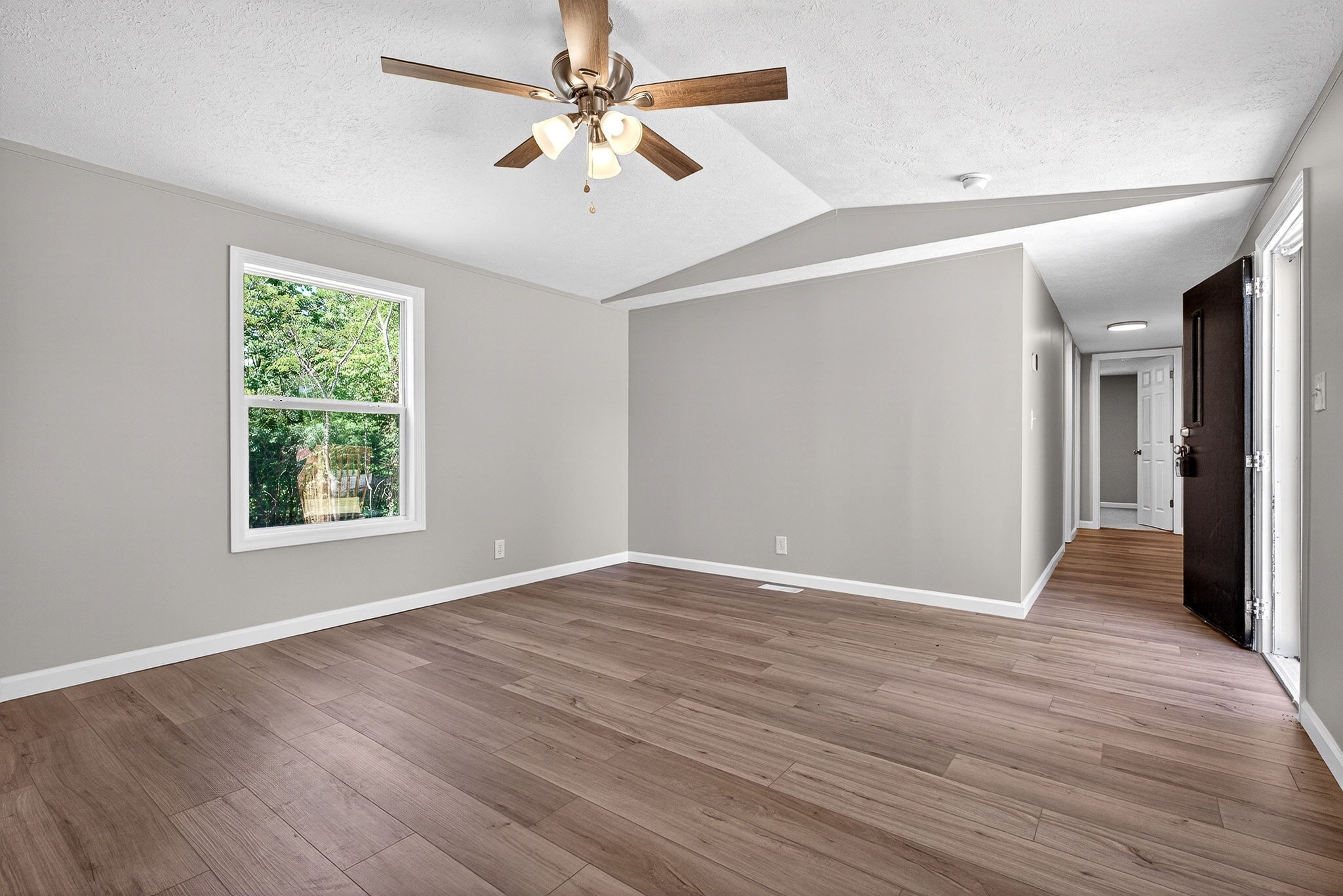 8380 Chaffin Rd Property Photo 4