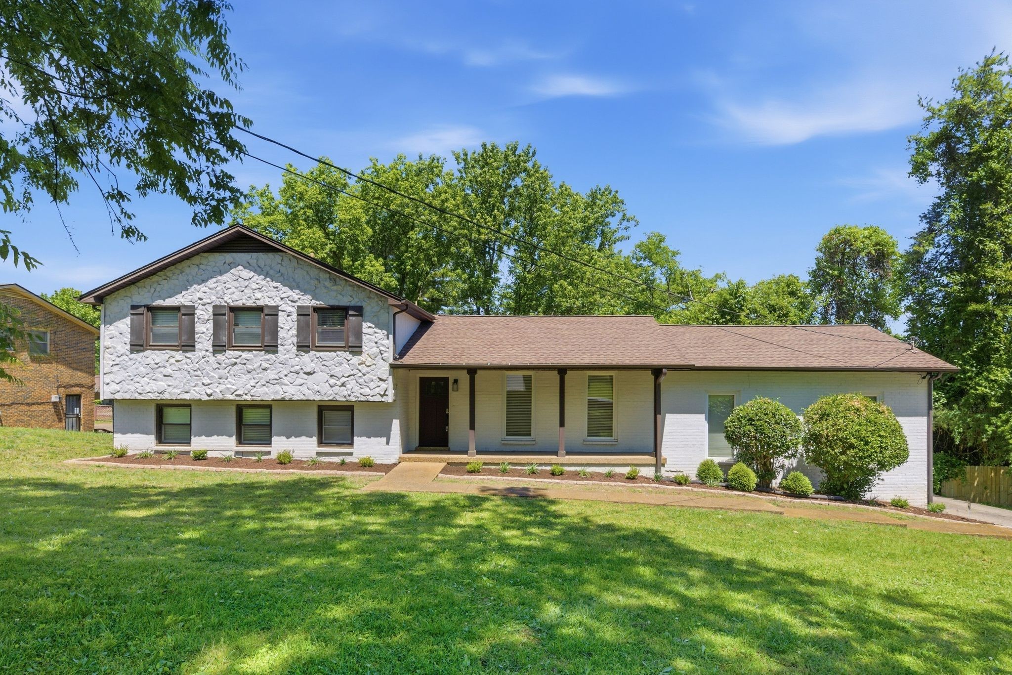 4056 Kings Ln Property Photo 1