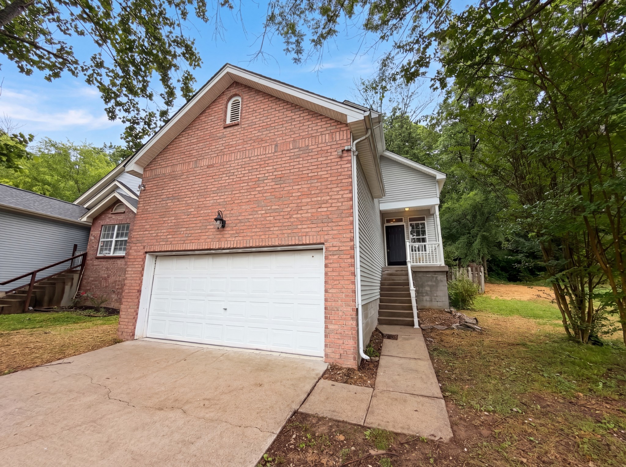 4046 Farmingham Woods Dr Property Photo 1