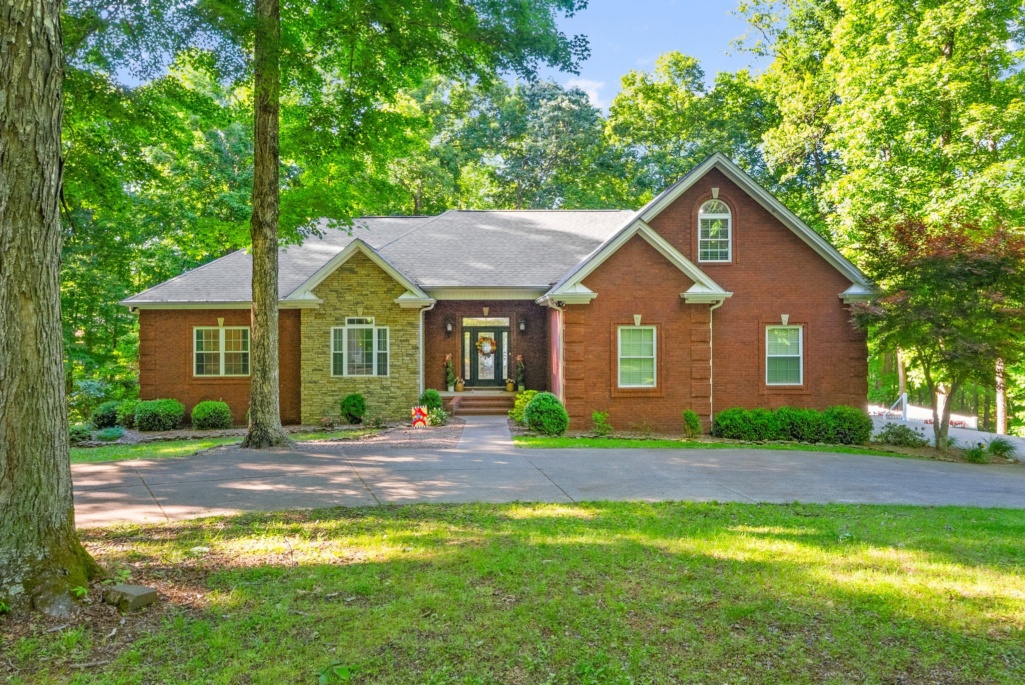 118 Periwinkle Hill Rd Property Photo 1