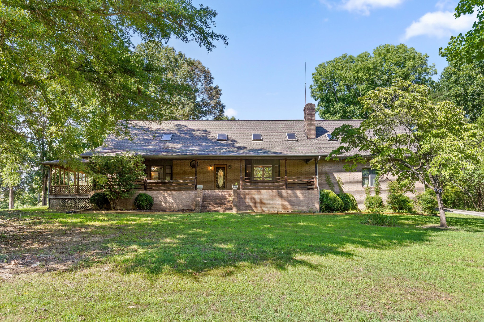 2401 Igou Ferry Road Property Photo 1