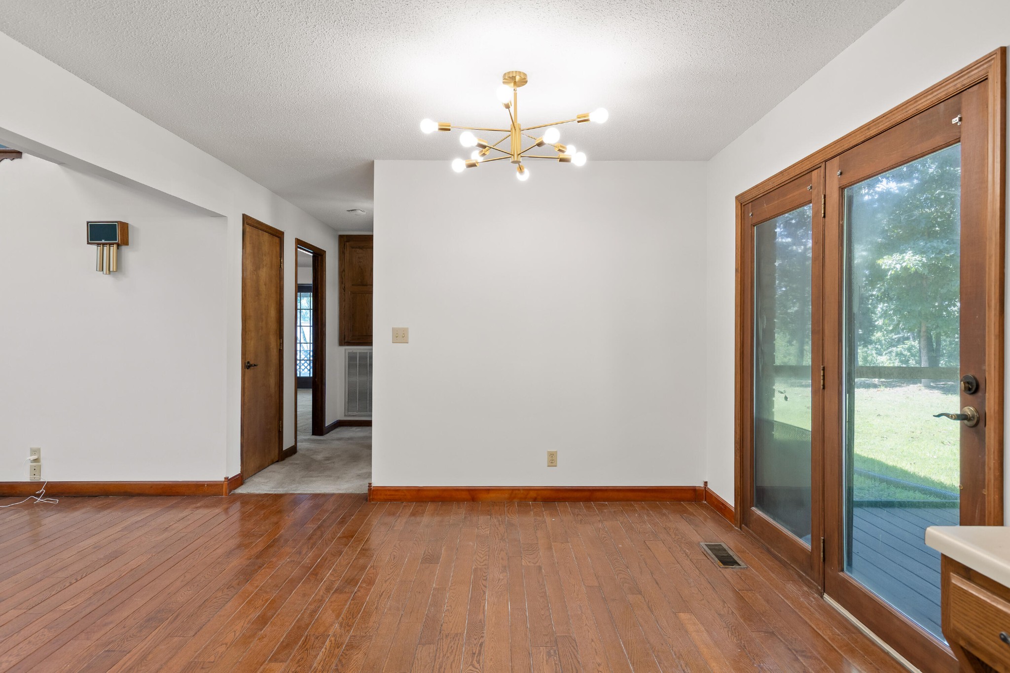 2401 Igou Ferry Road Property Photo 27