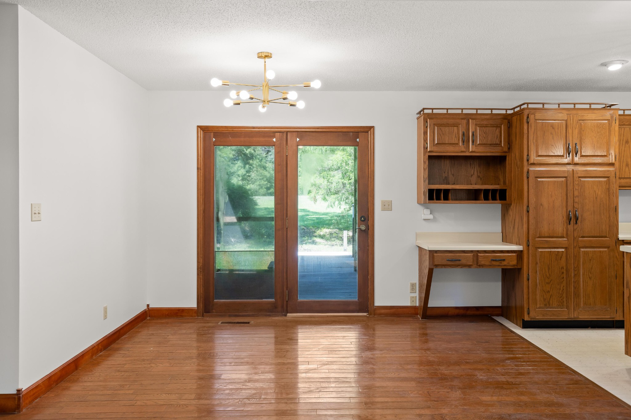 2401 Igou Ferry Road Property Photo 28