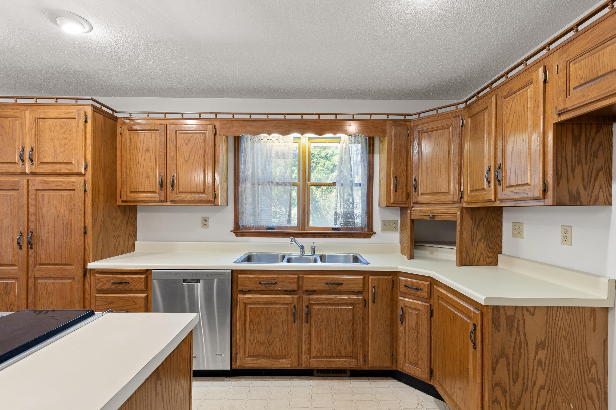 2401 Igou Ferry Road Property Photo 30