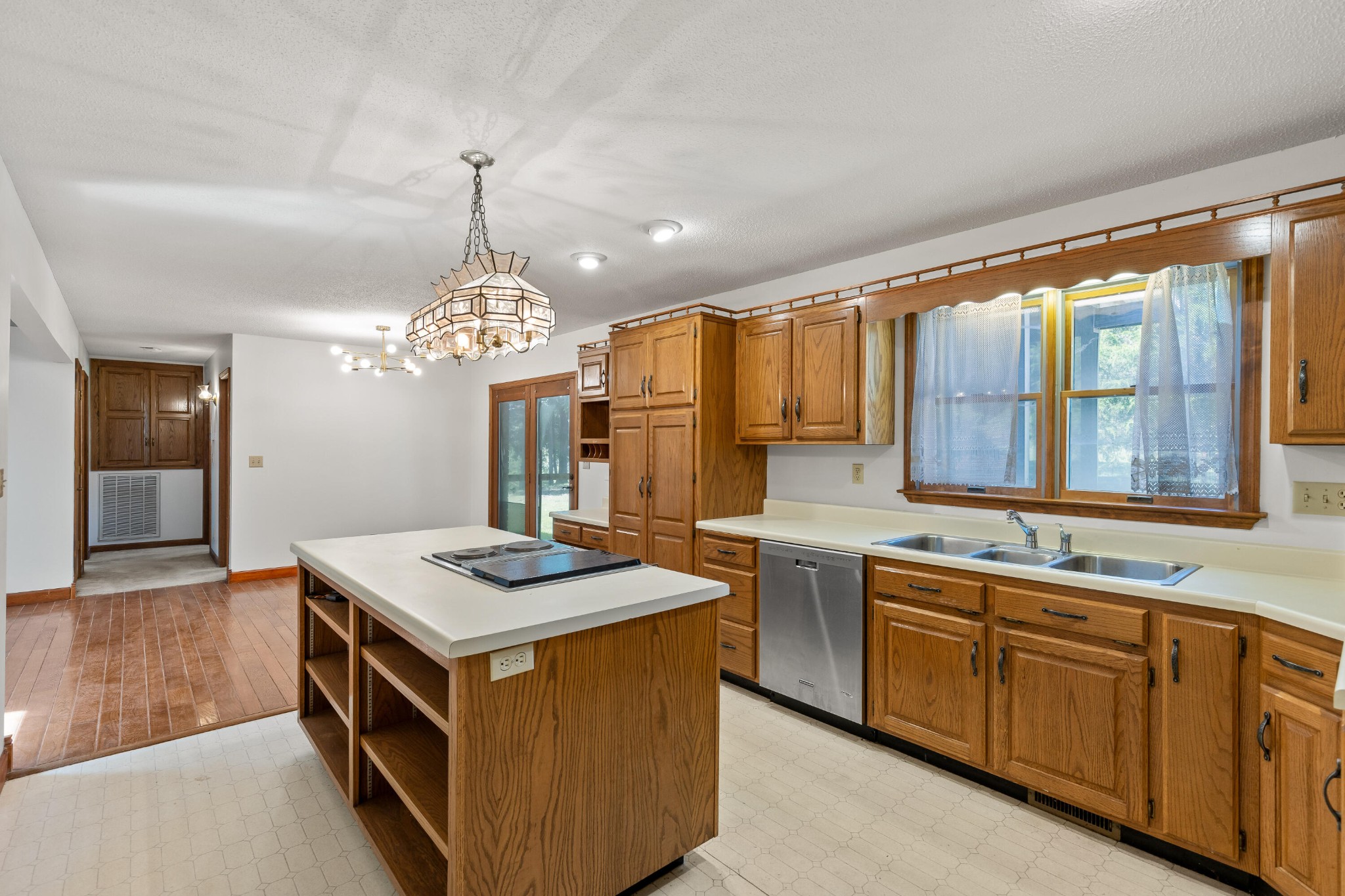 2401 Igou Ferry Road Property Photo 31